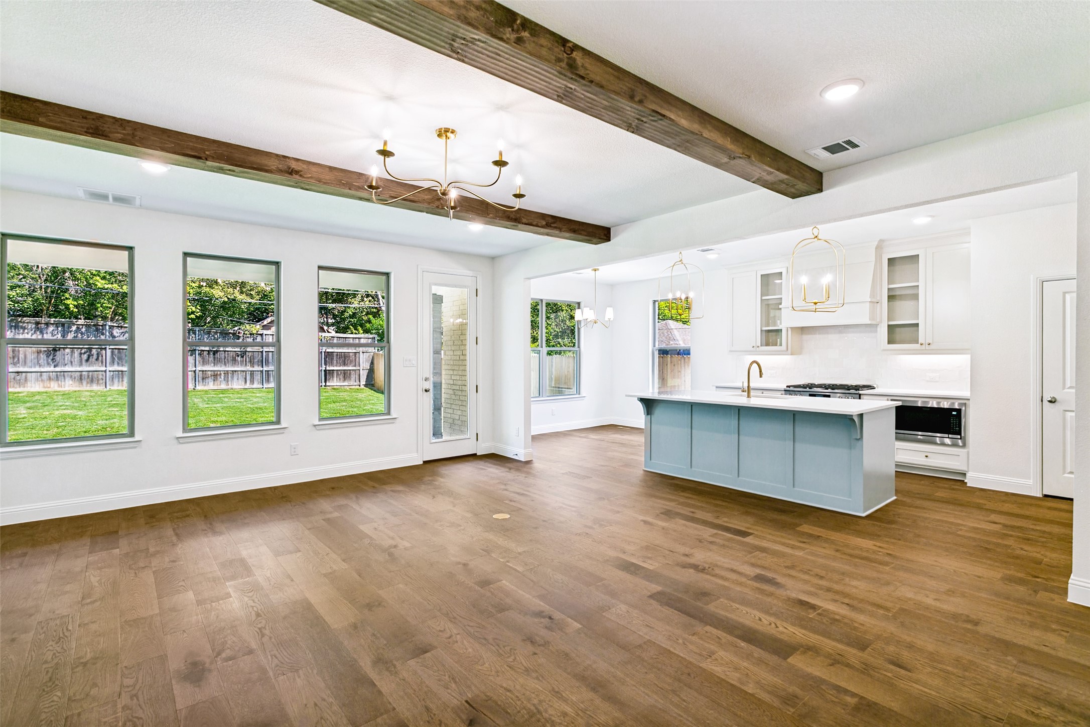 1609 Belle Place