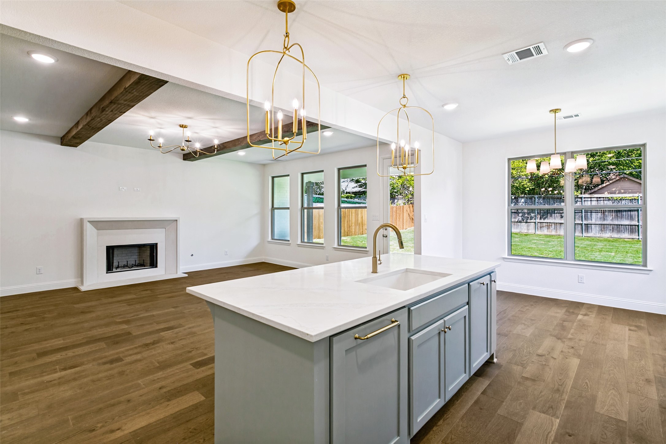 1609 Belle Place