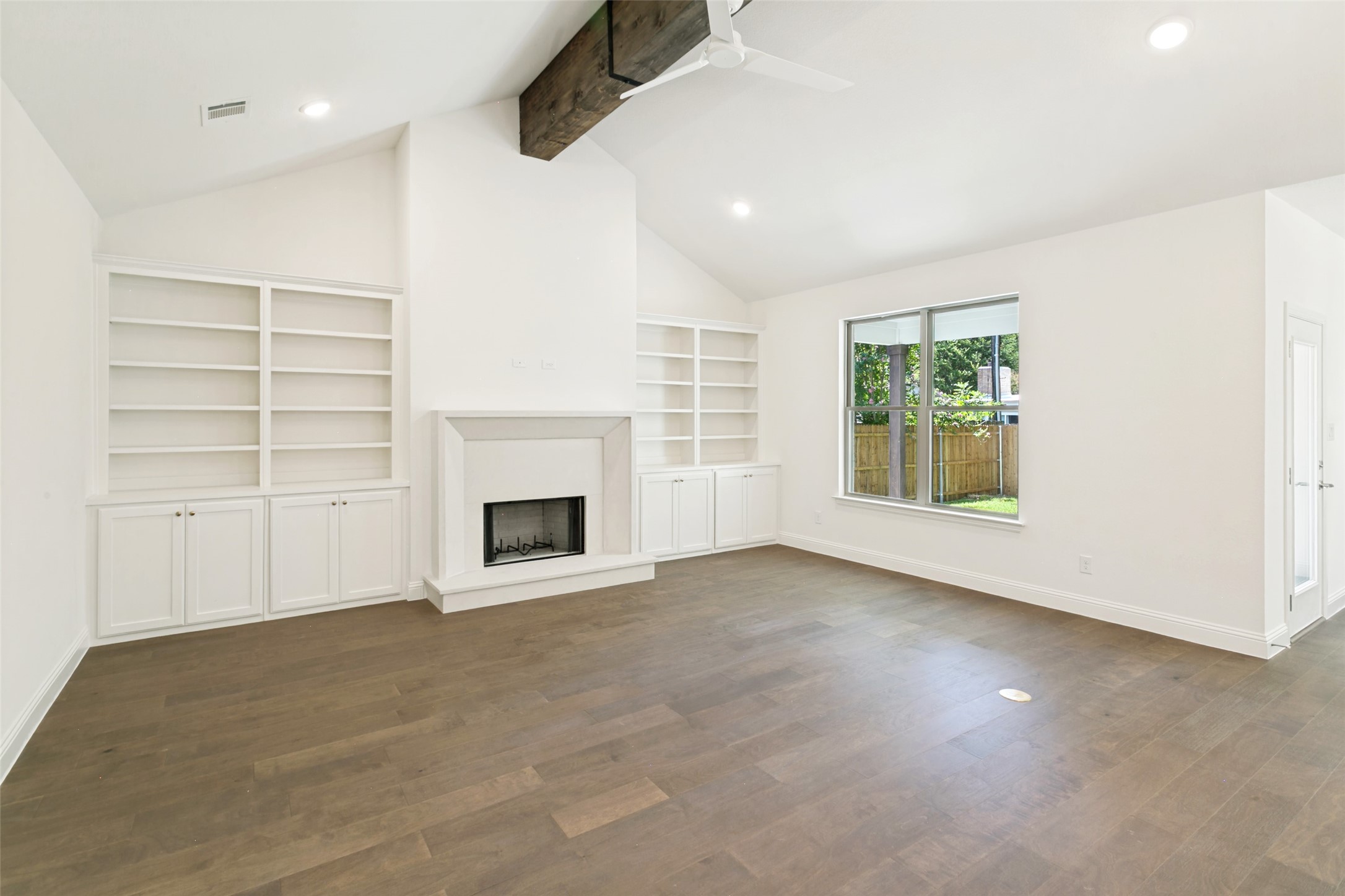 6333 Locke Avenue
