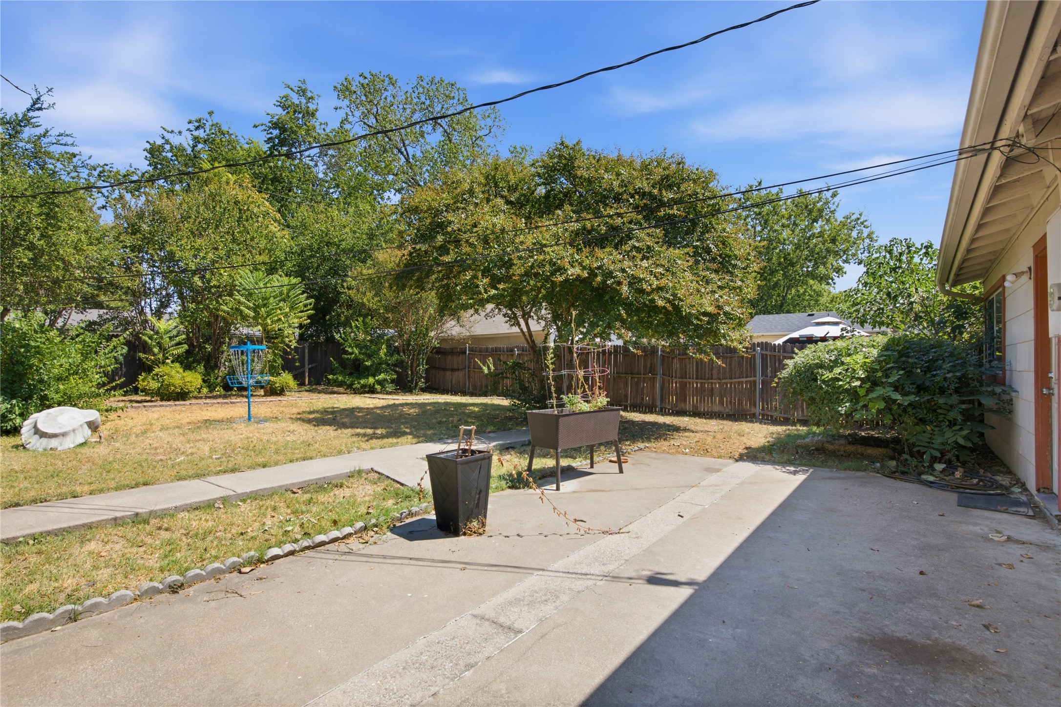 740 Thomas Avenue