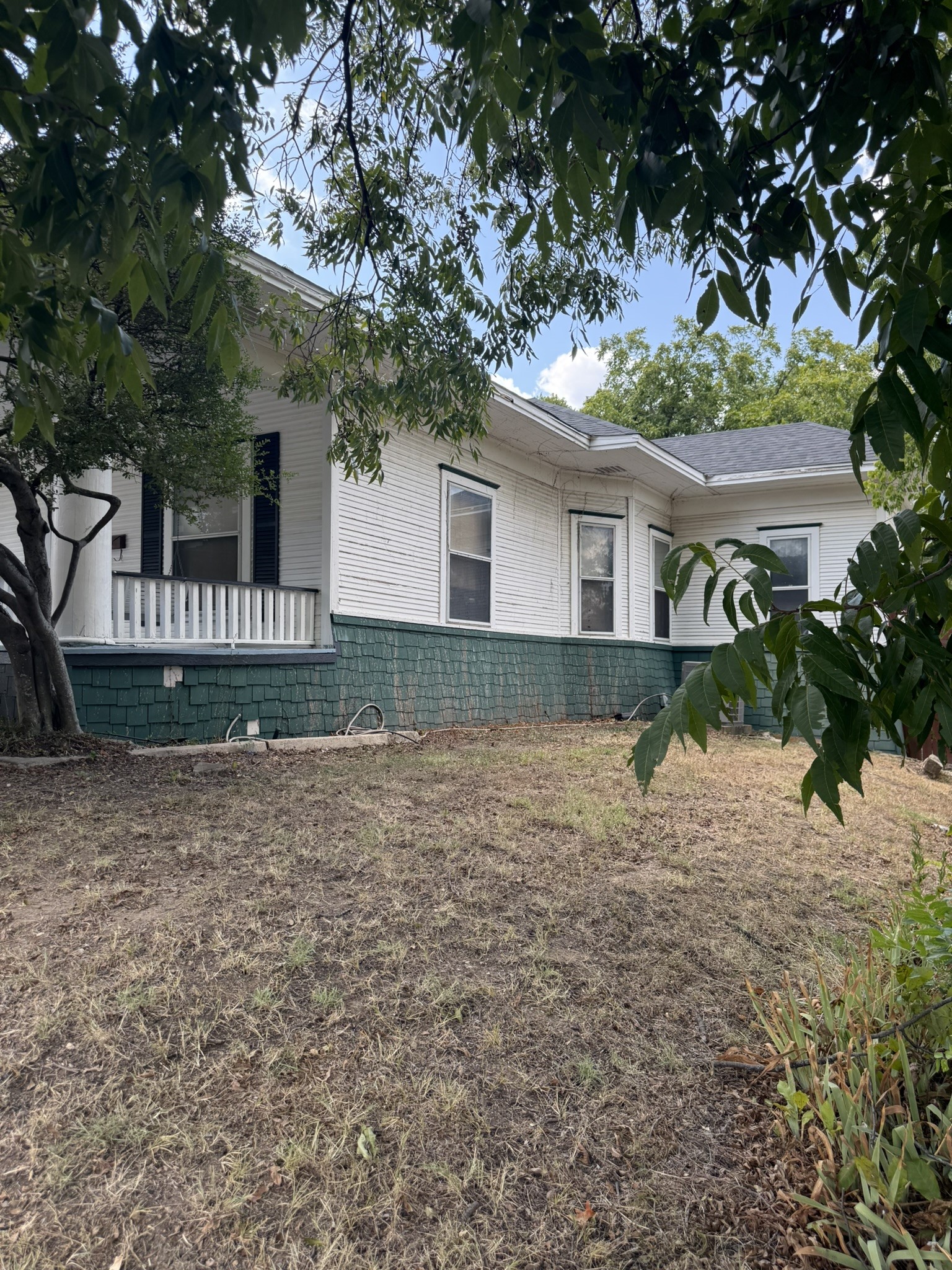 107 N Alamo Street