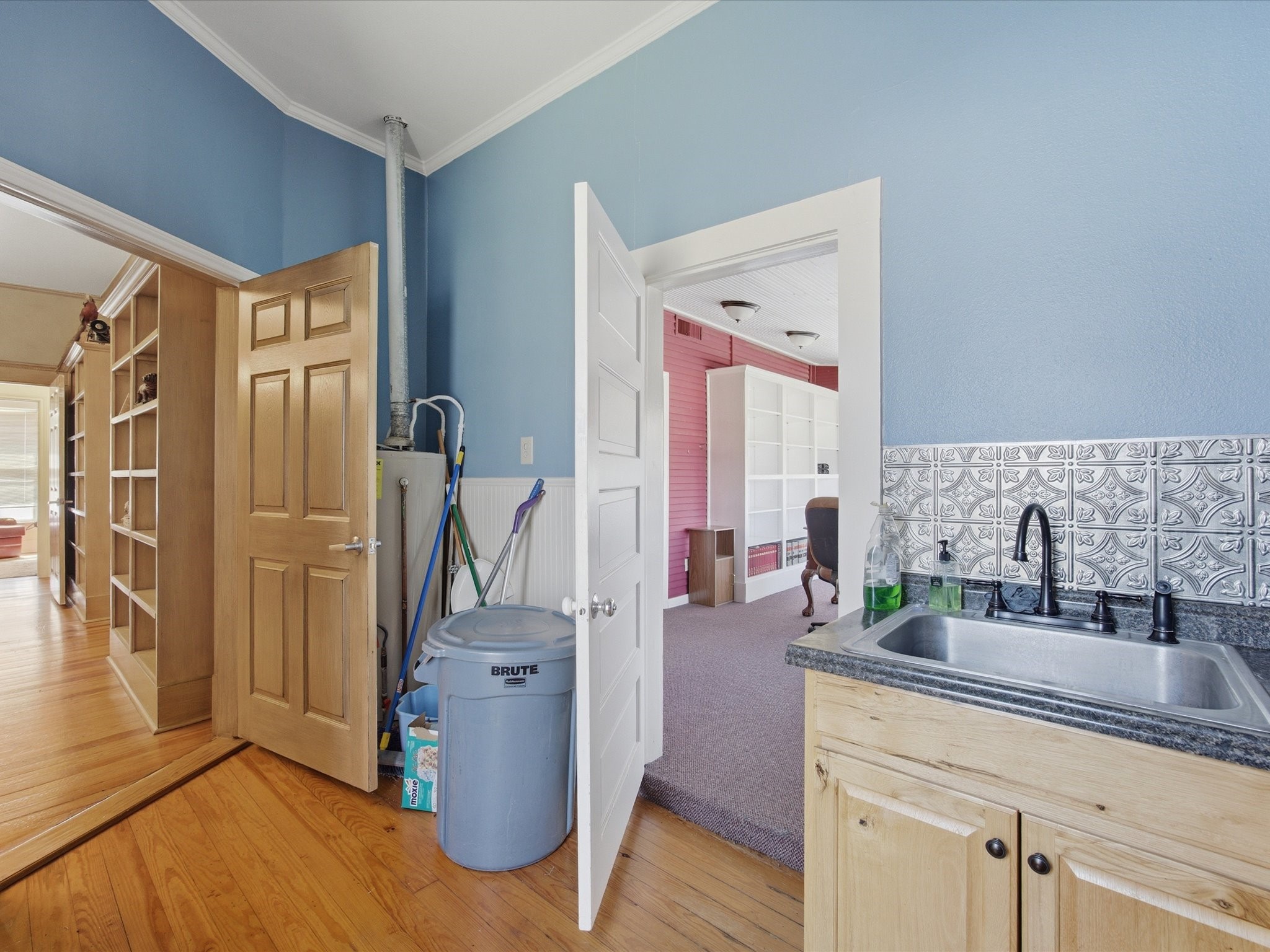 107 N Alamo Street