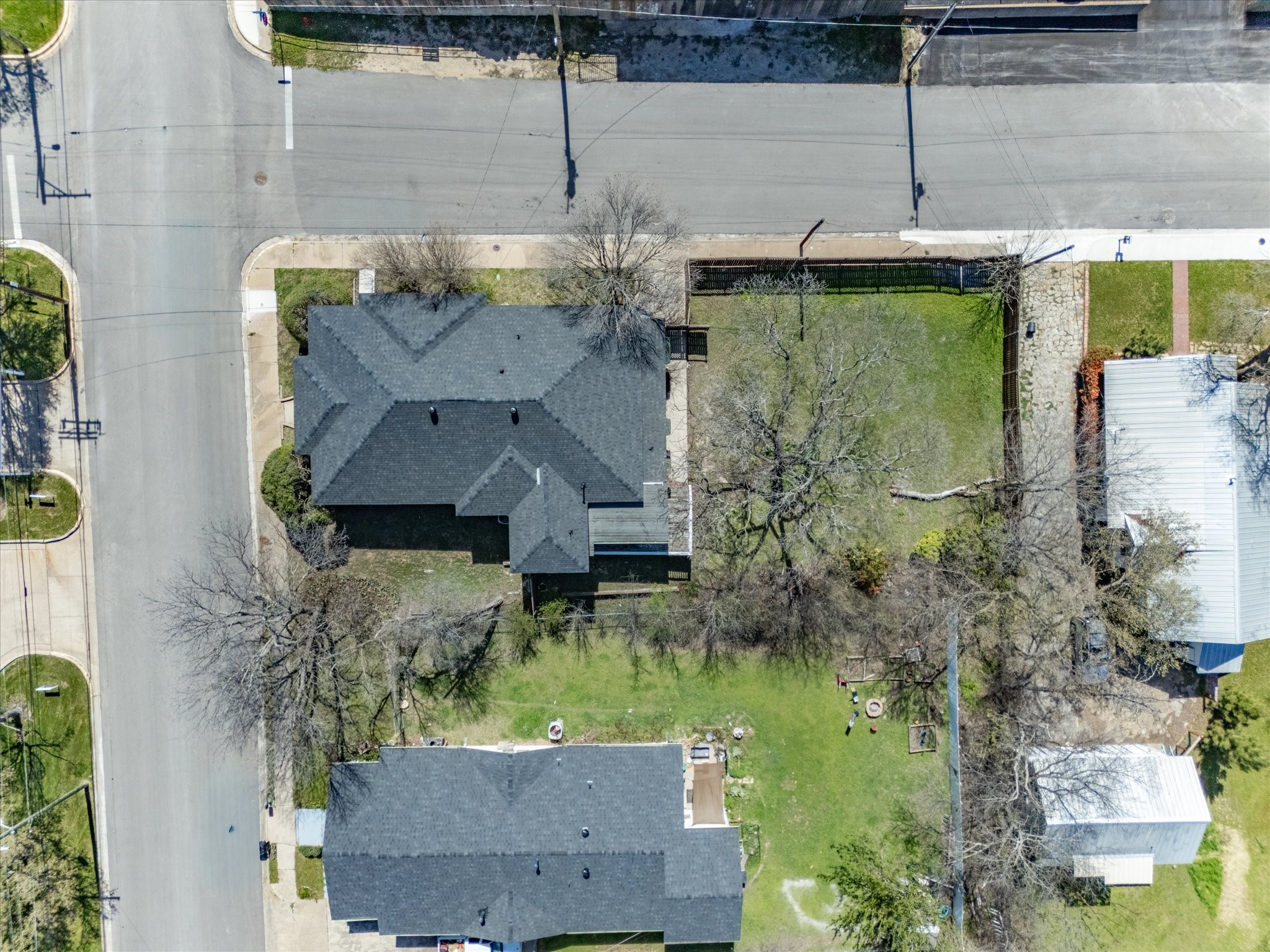 107 N Alamo Street
