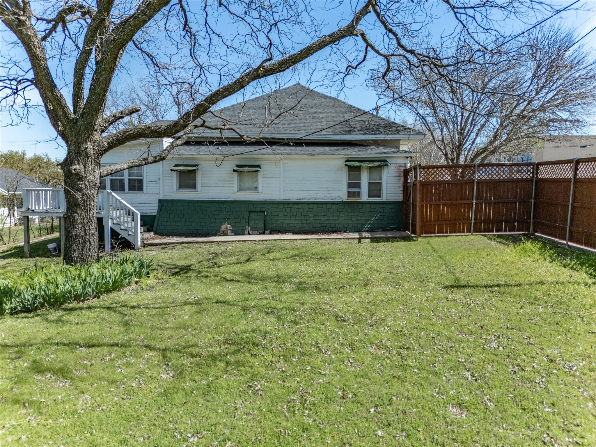 107 N Alamo Street
