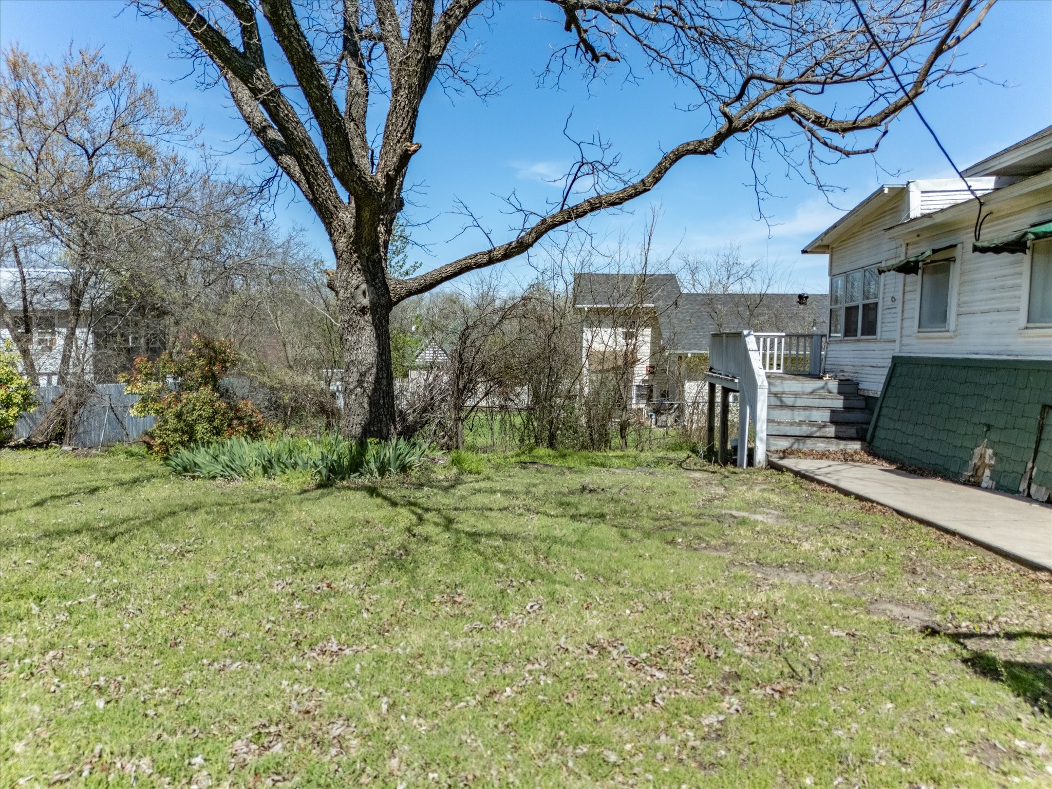 107 N Alamo Street