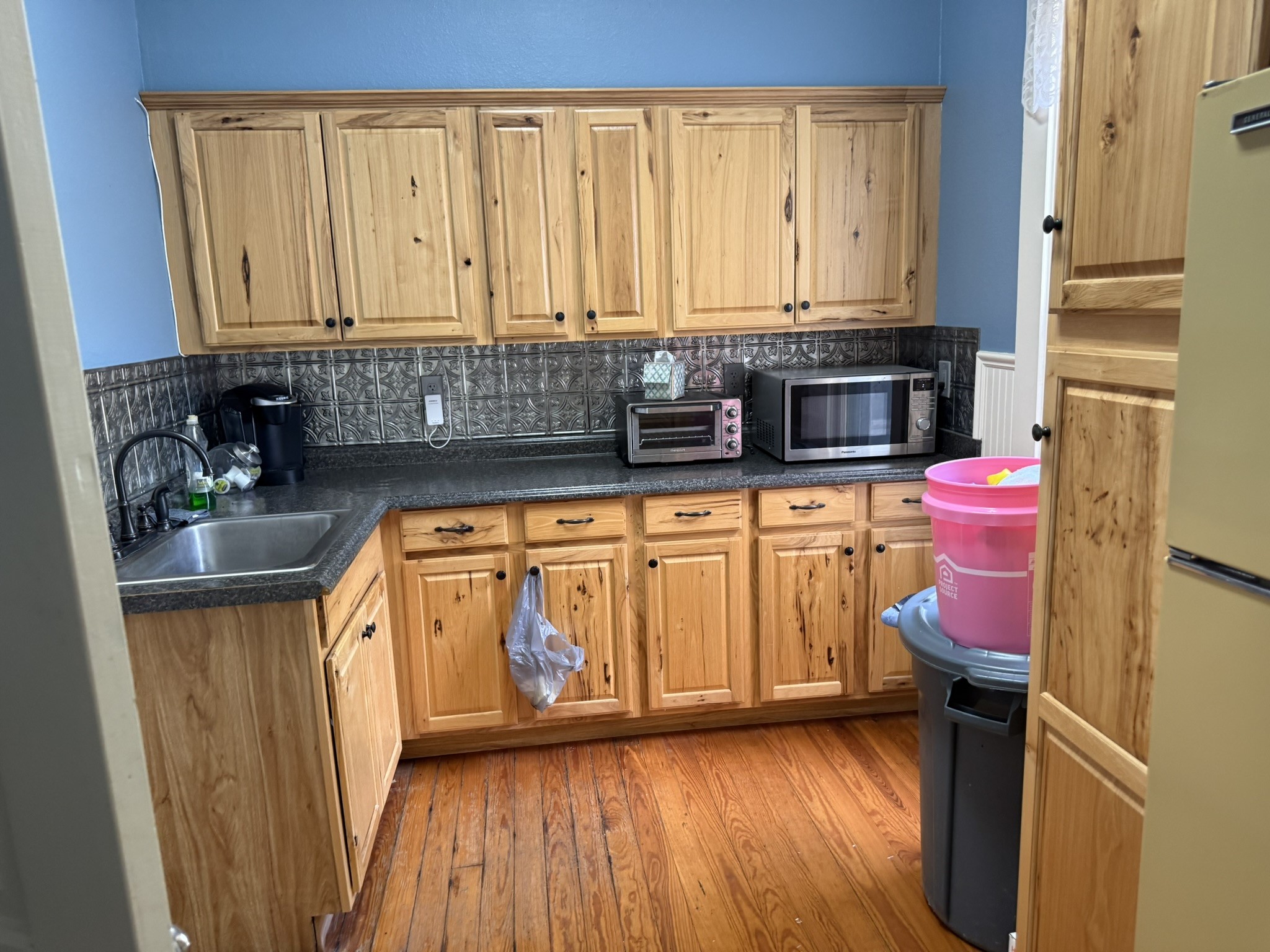 107 N Alamo Street