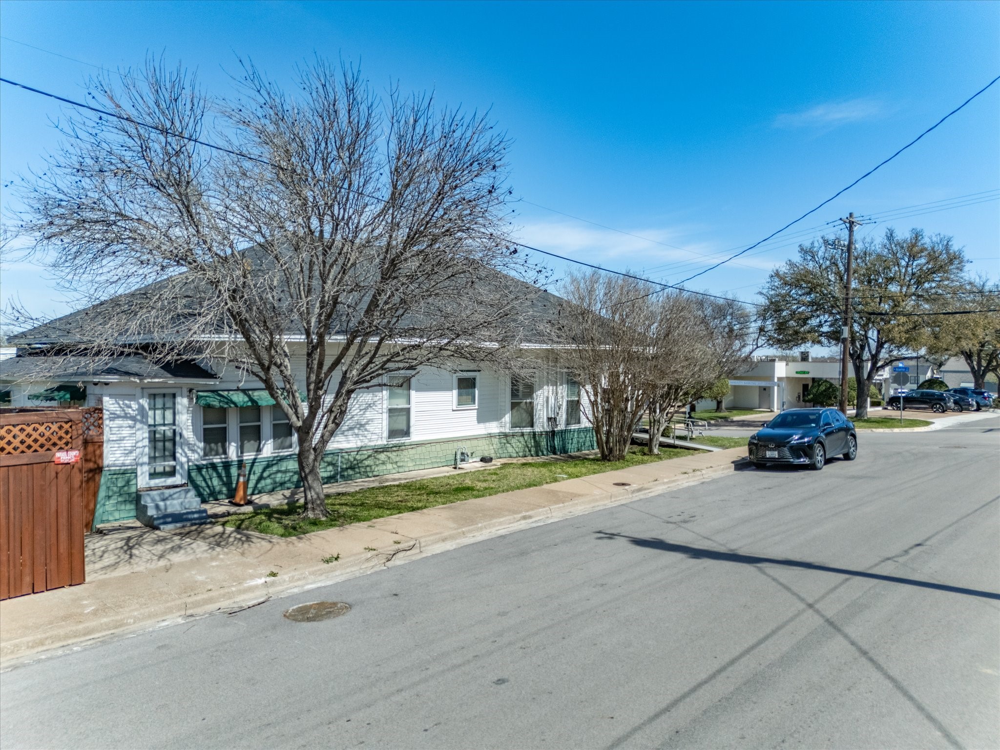 107 N Alamo Street