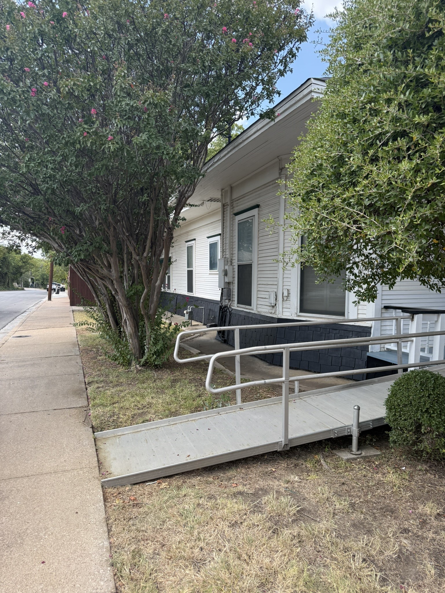 107 N Alamo Street