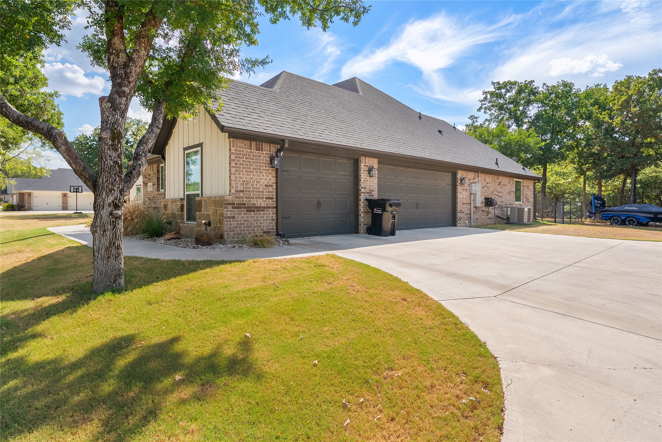 1075 Knoxmiller Court