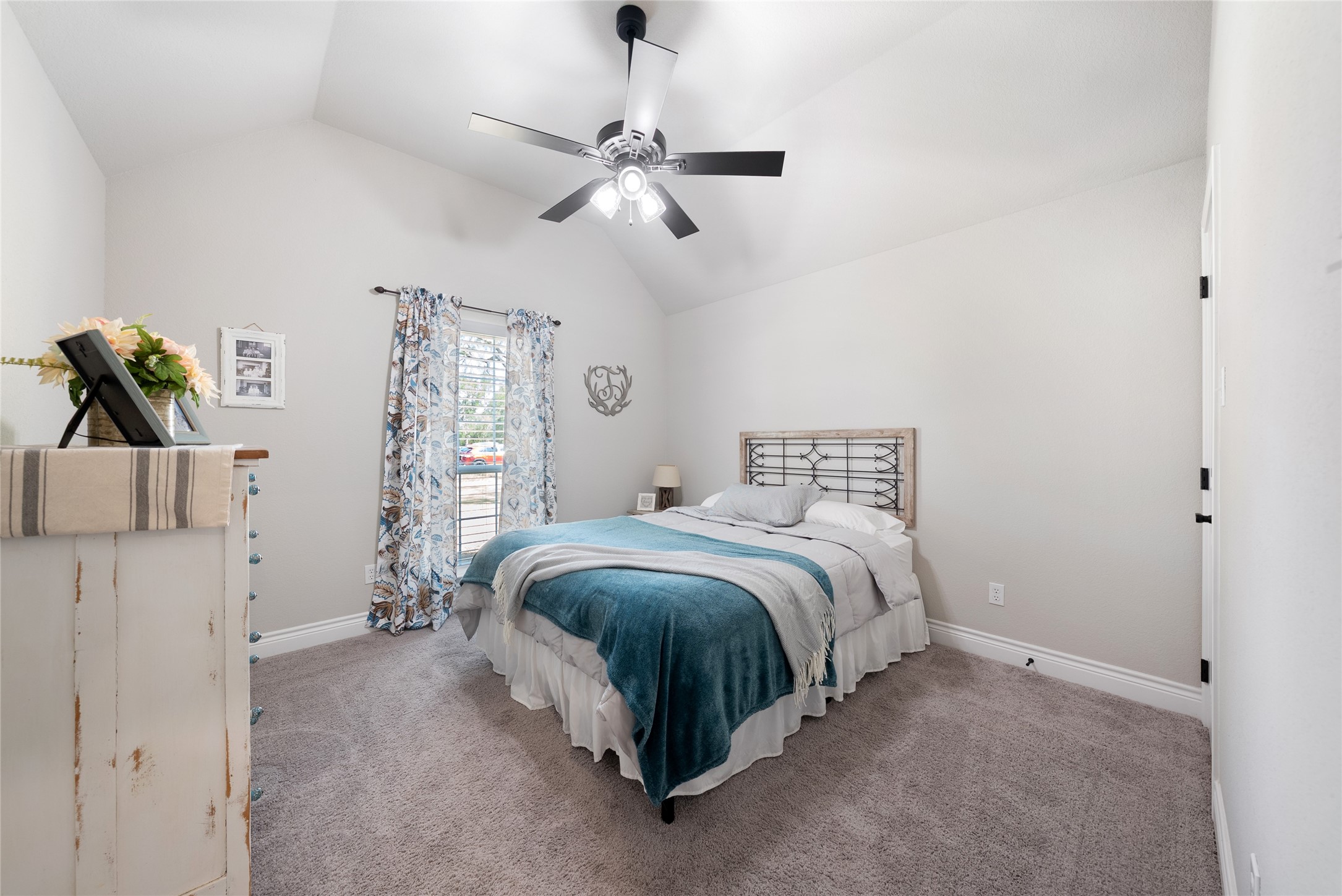 1075 Knoxmiller Court