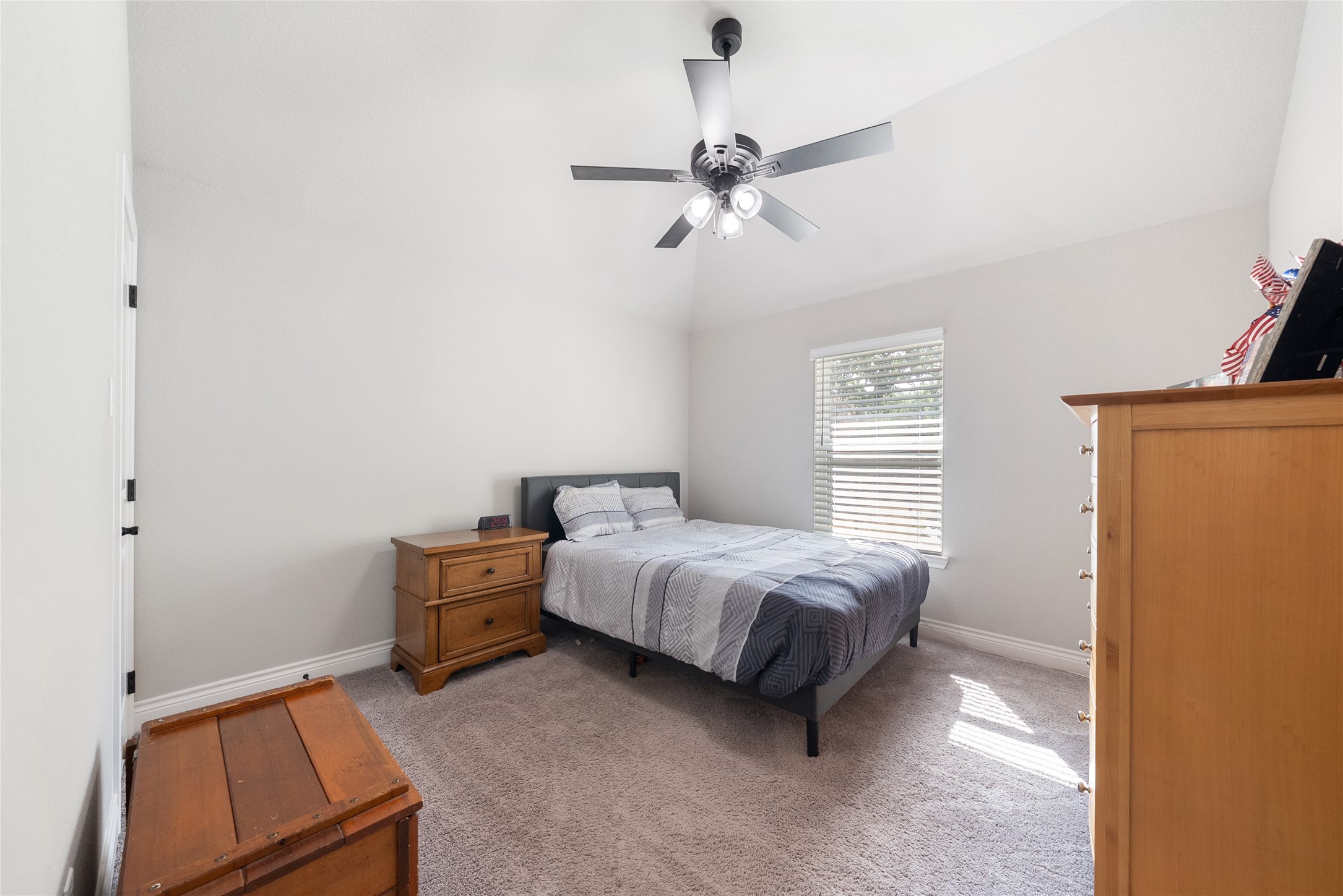 1075 Knoxmiller Court