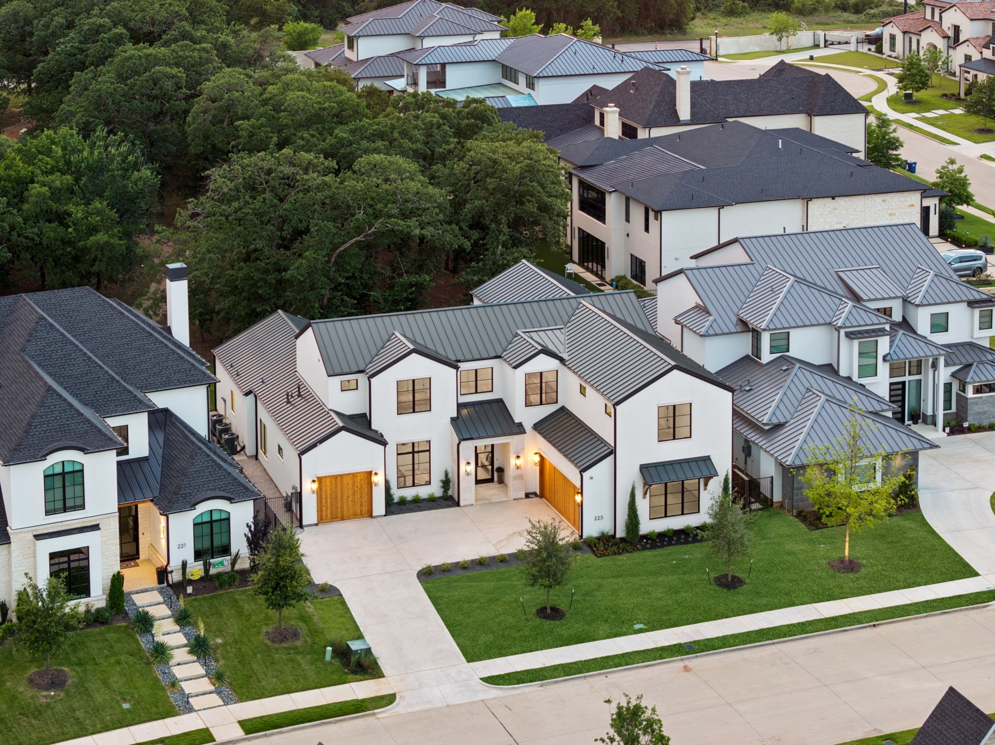 225 Metairie Lane
