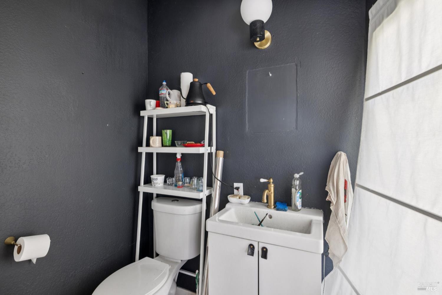 11150 Sir Francis Drake Blvd