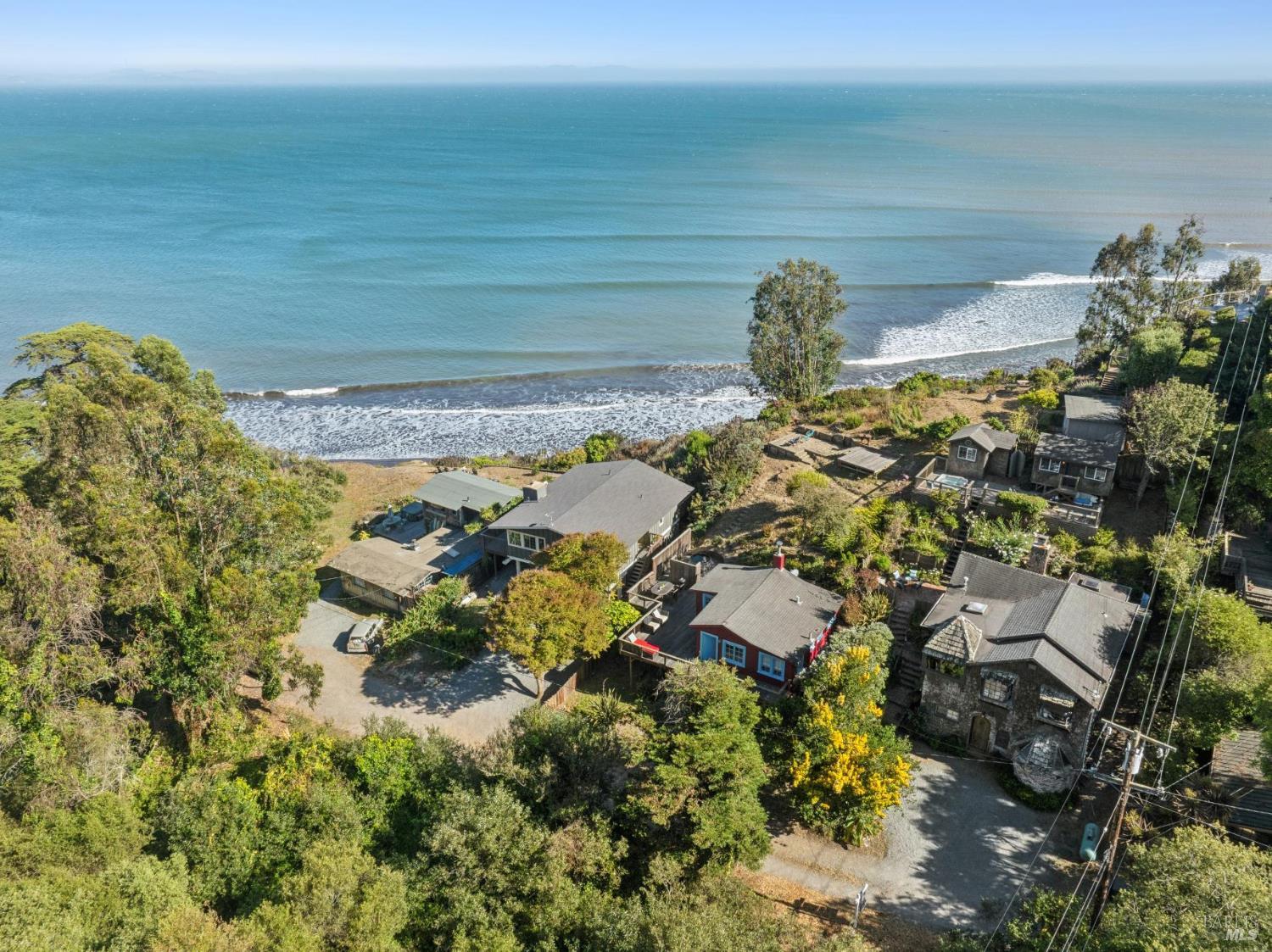 10 Canyon Avenue