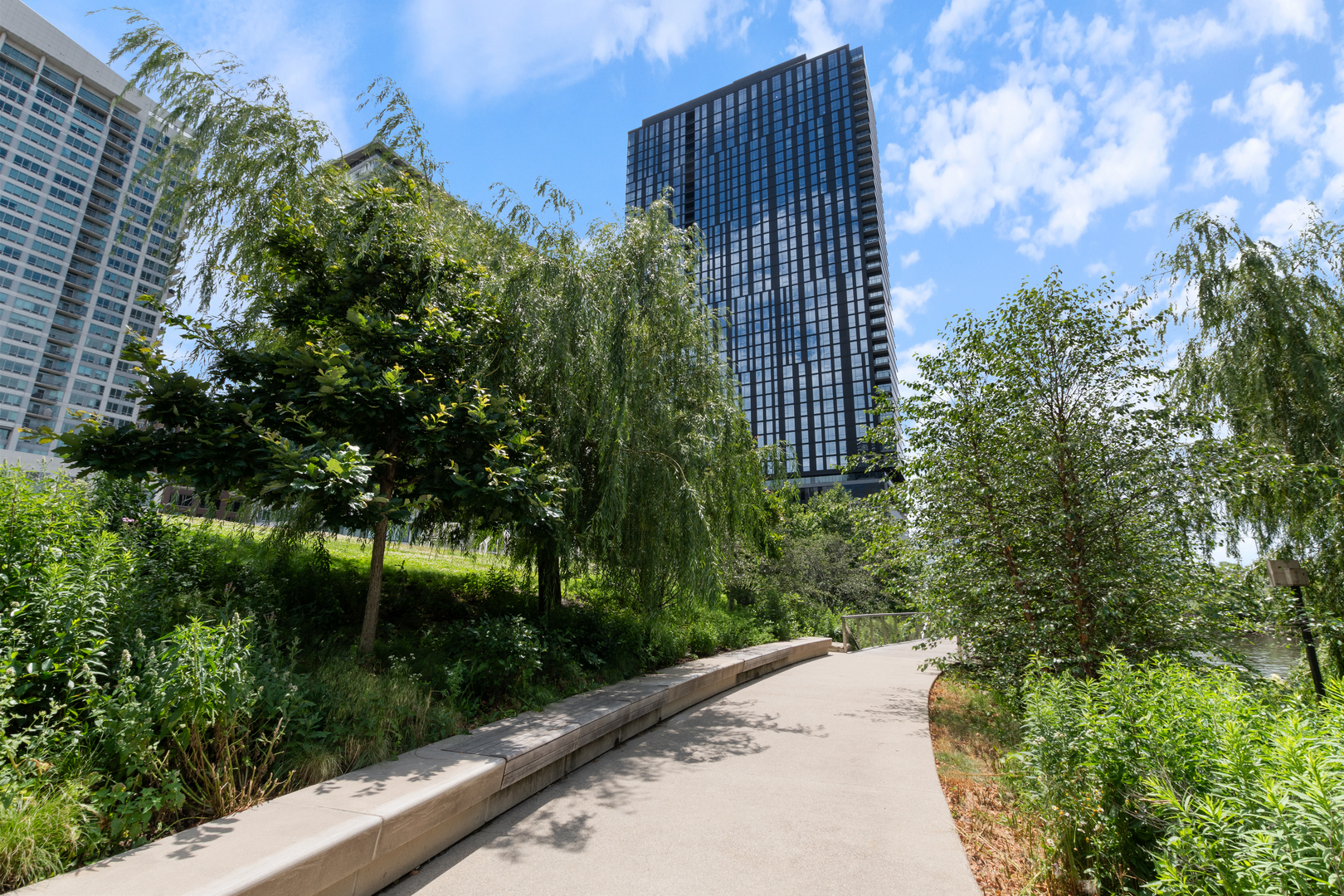 801 S Wells Street Unit: 1006