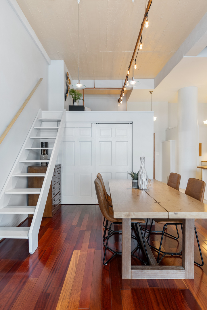 801 S Wells Street Unit: 1006