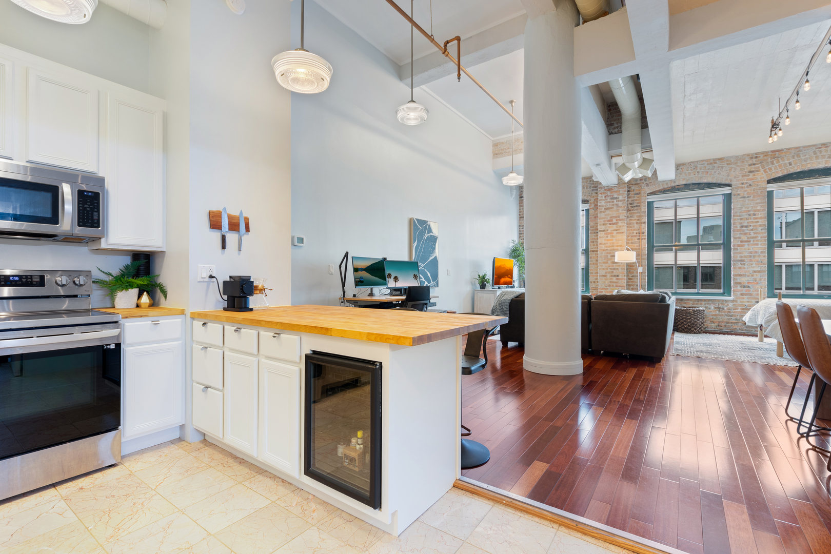 801 S Wells Street Unit: 1006