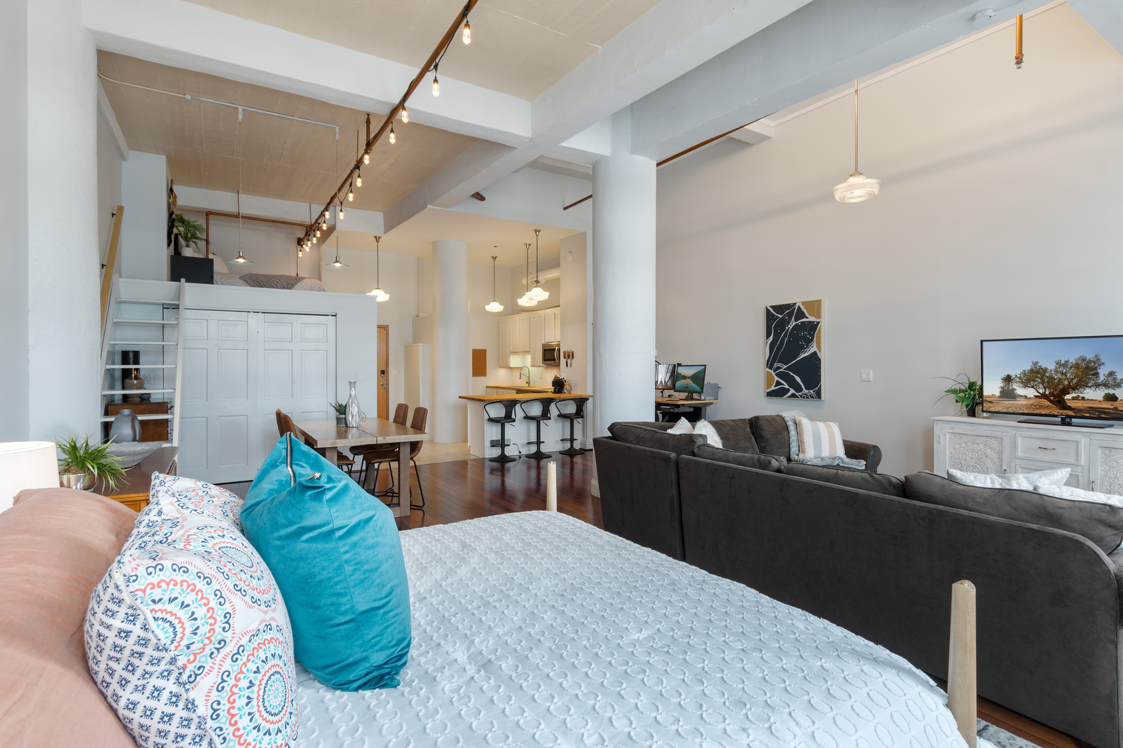 801 S Wells Street Unit: 1006