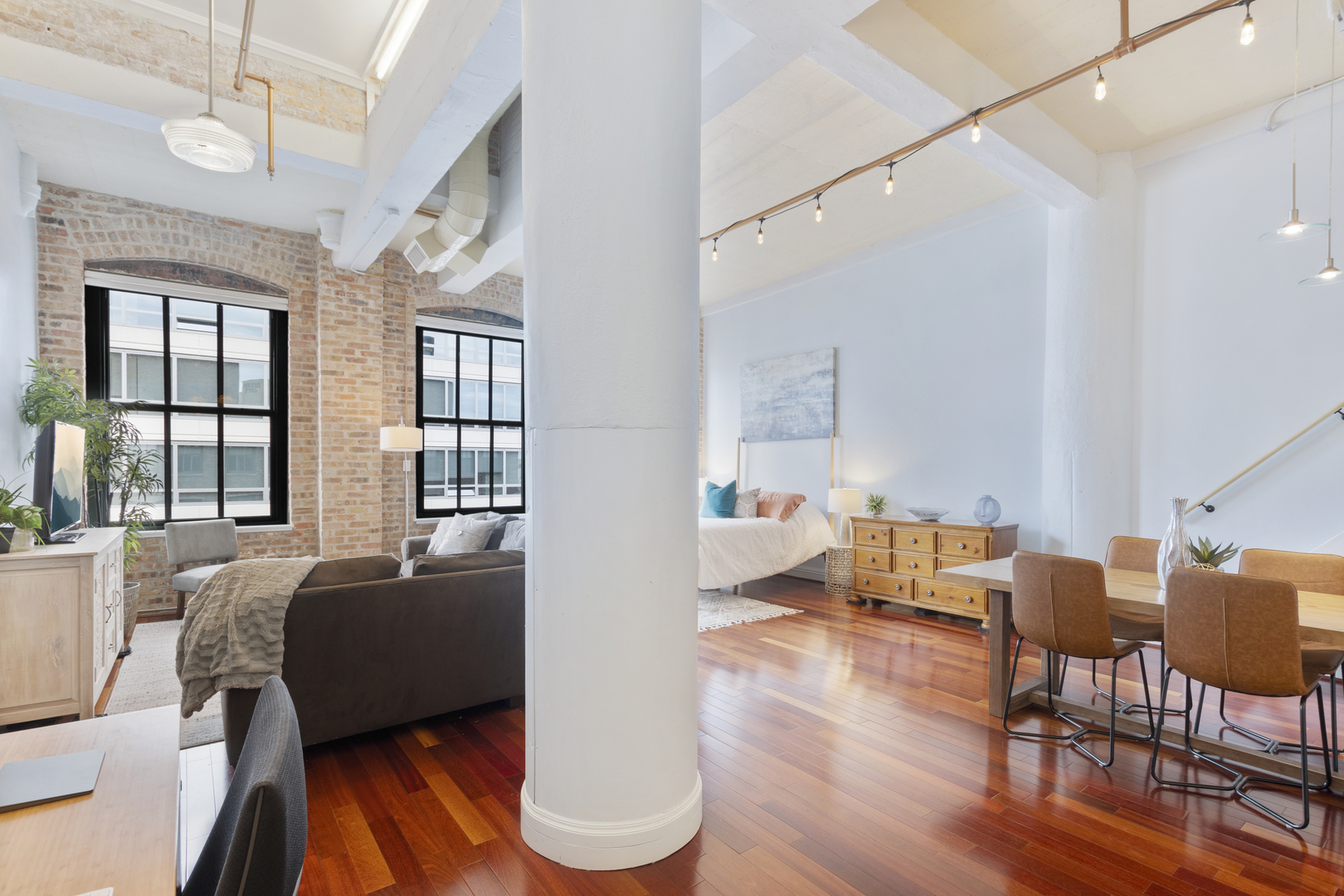 801 S Wells Street Unit: 1006