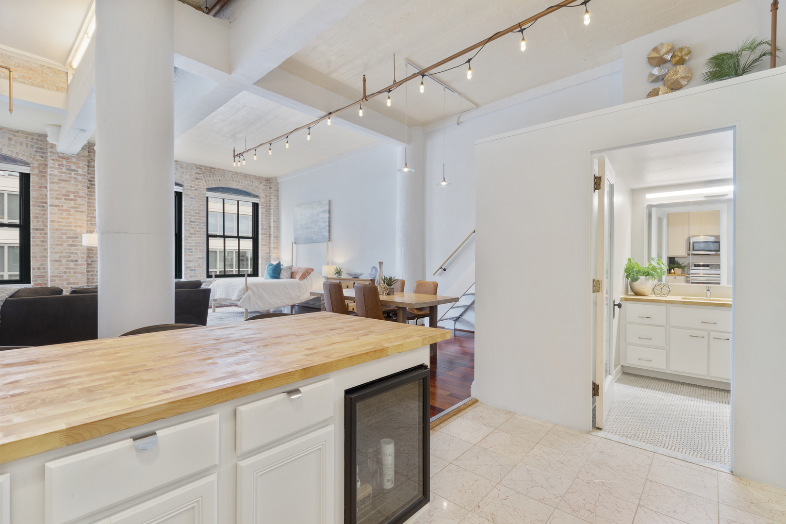 801 S Wells Street Unit: 1006