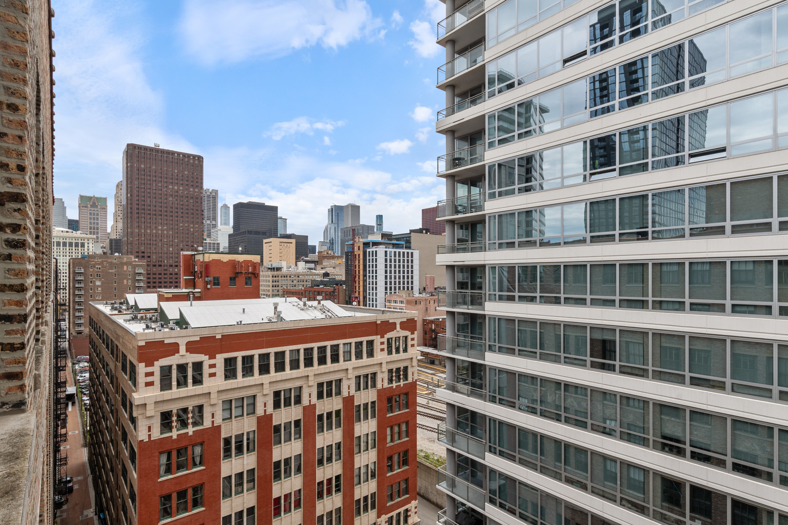 801 S Wells Street Unit: 1006
