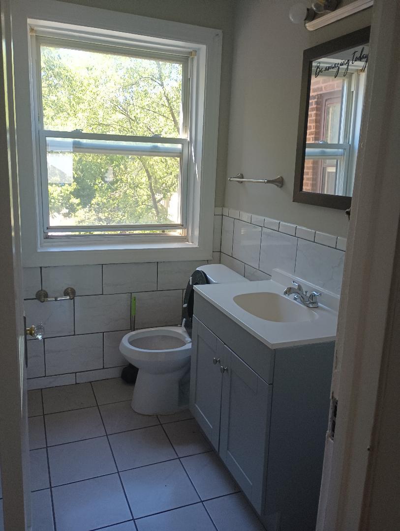 937 N Austin Boulevard Unit: 2N