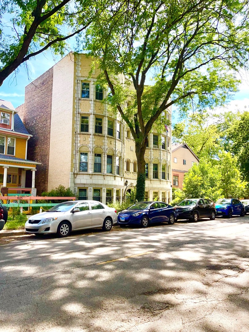 1527 W Pratt Boulevard Unit: 2E