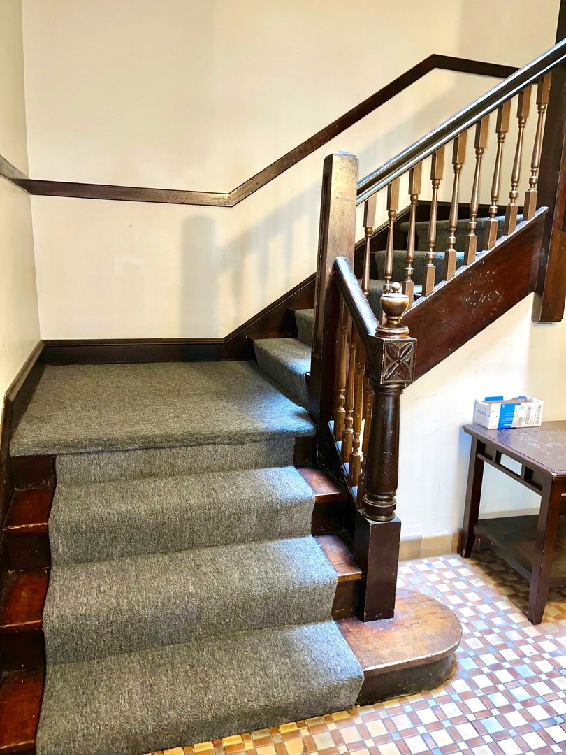 1527 W Pratt Boulevard Unit: 2E