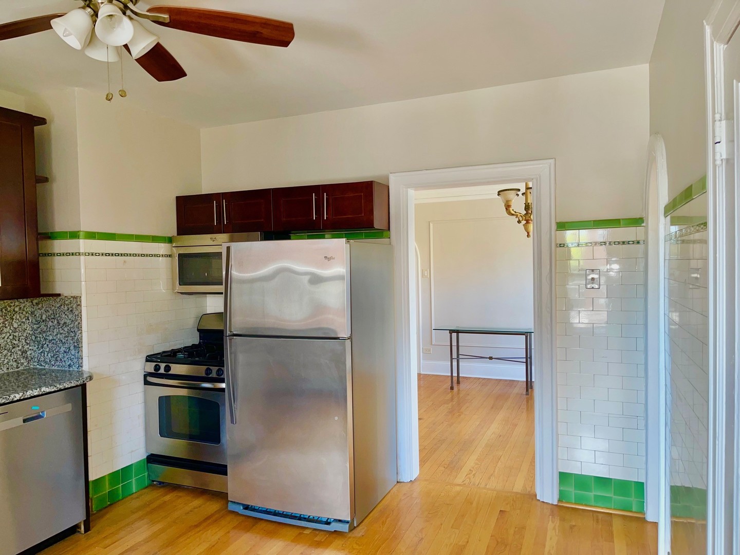 1527 W Pratt Boulevard Unit: 2E