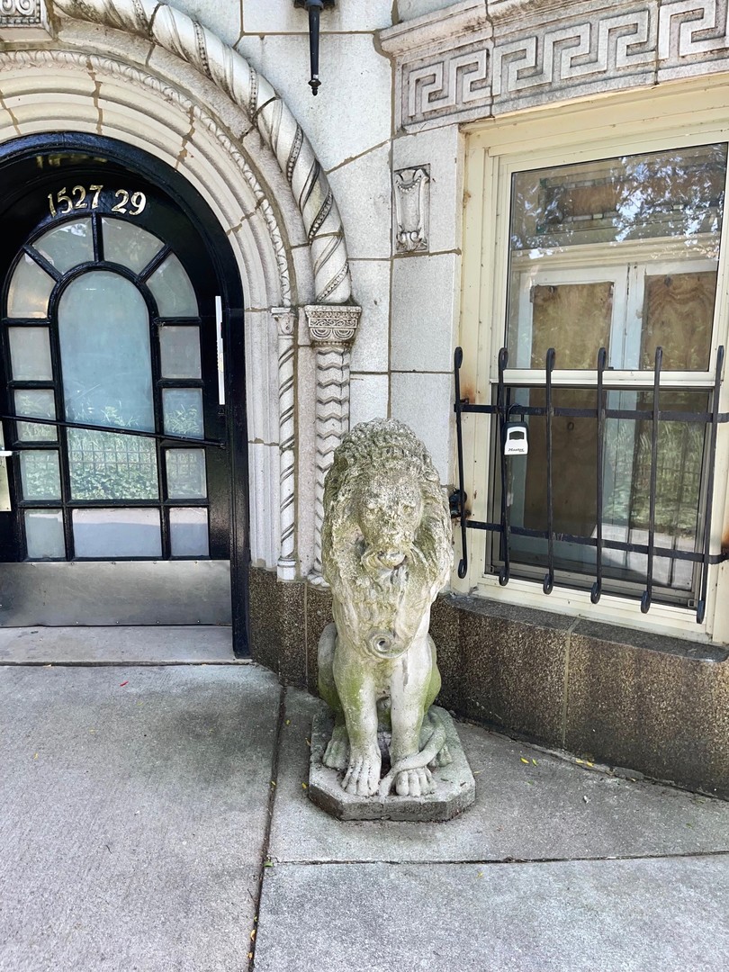 1527 W Pratt Boulevard Unit: 2E