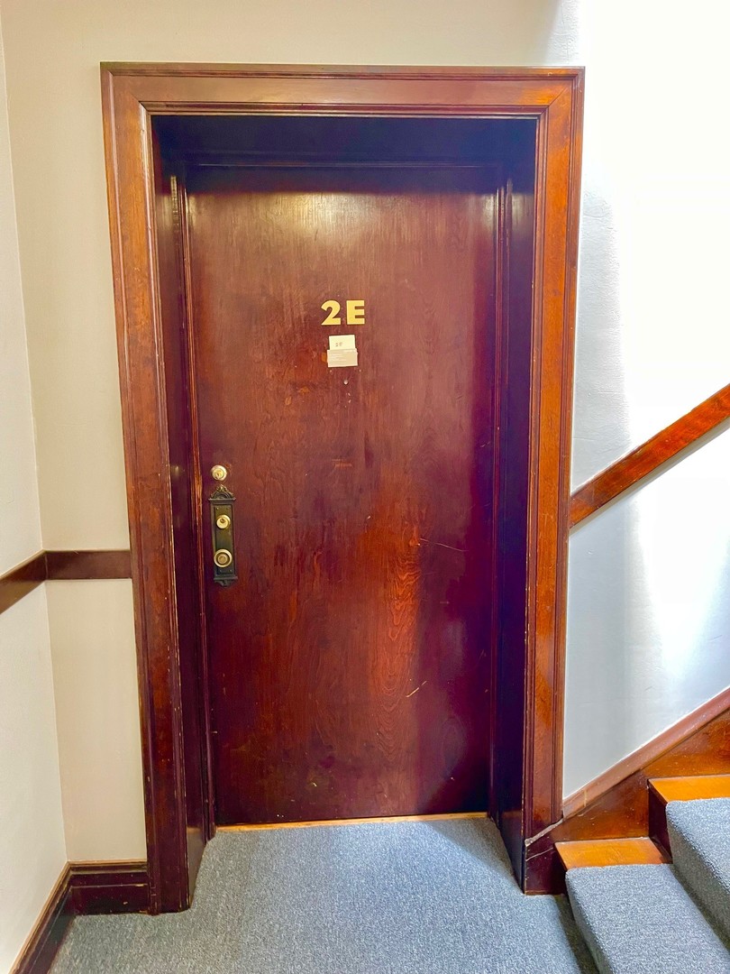 1527 W Pratt Boulevard Unit: 2E