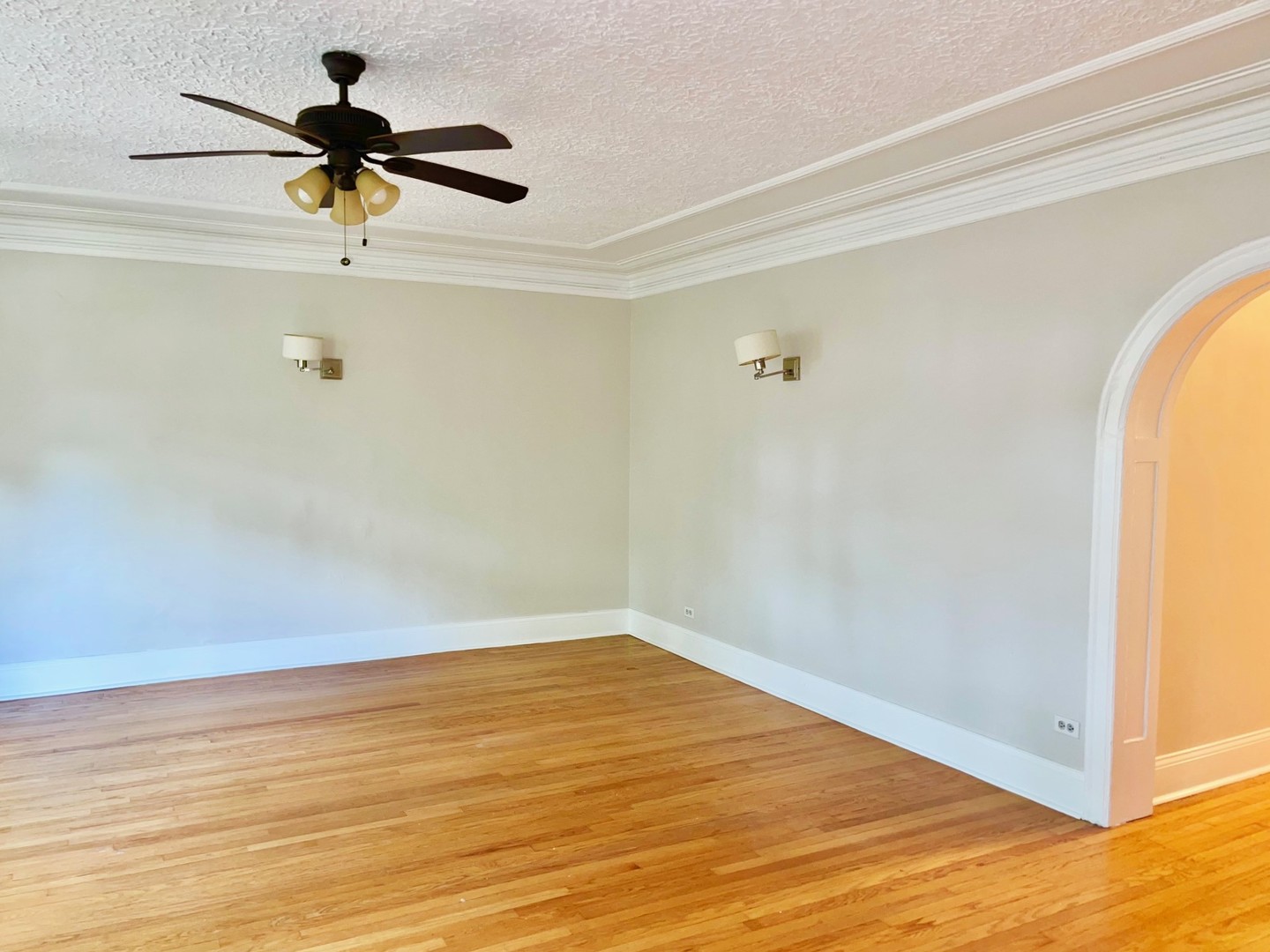 1527 W Pratt Boulevard Unit: 2E