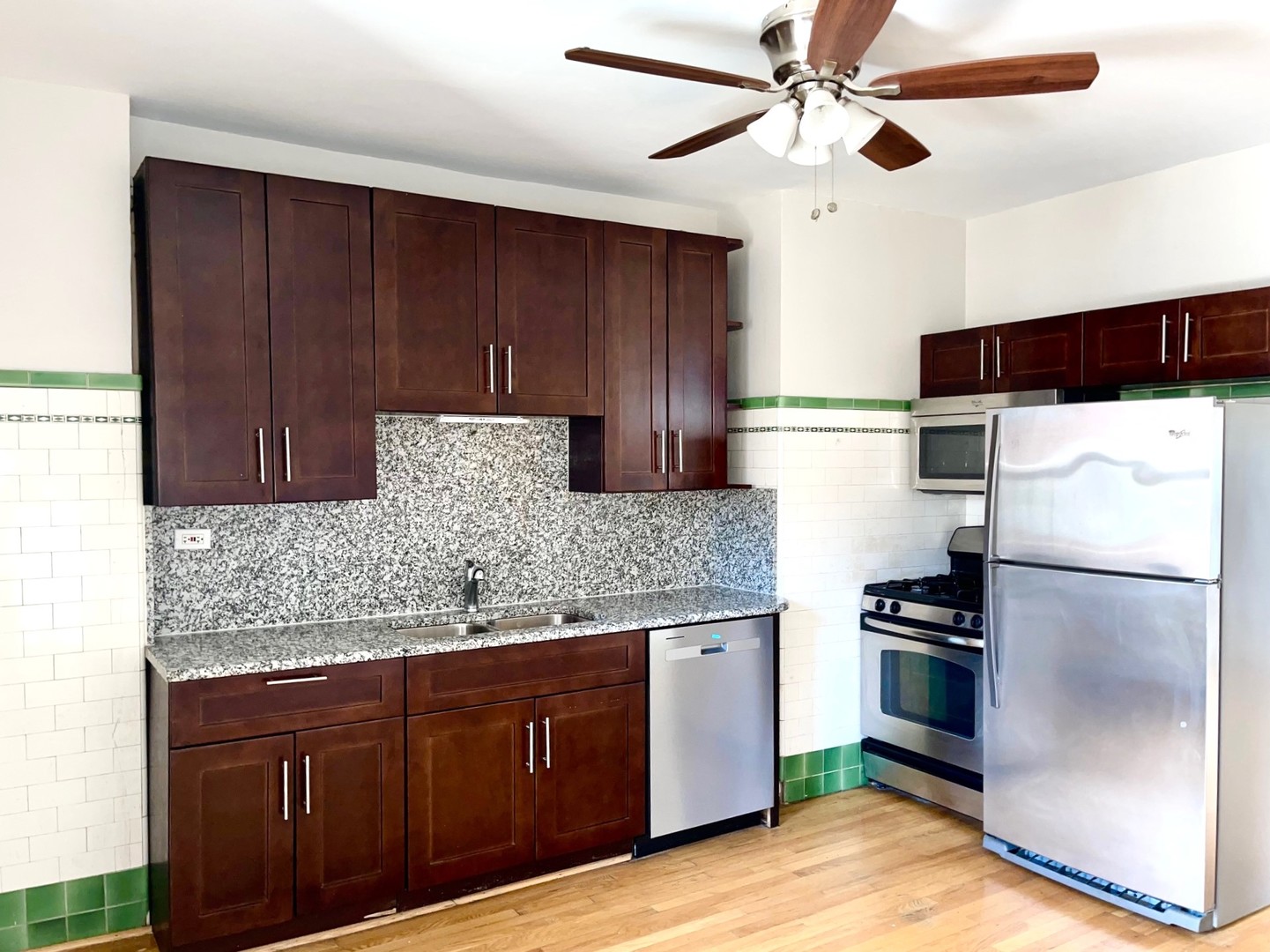 1527 W Pratt Boulevard Unit: 2E