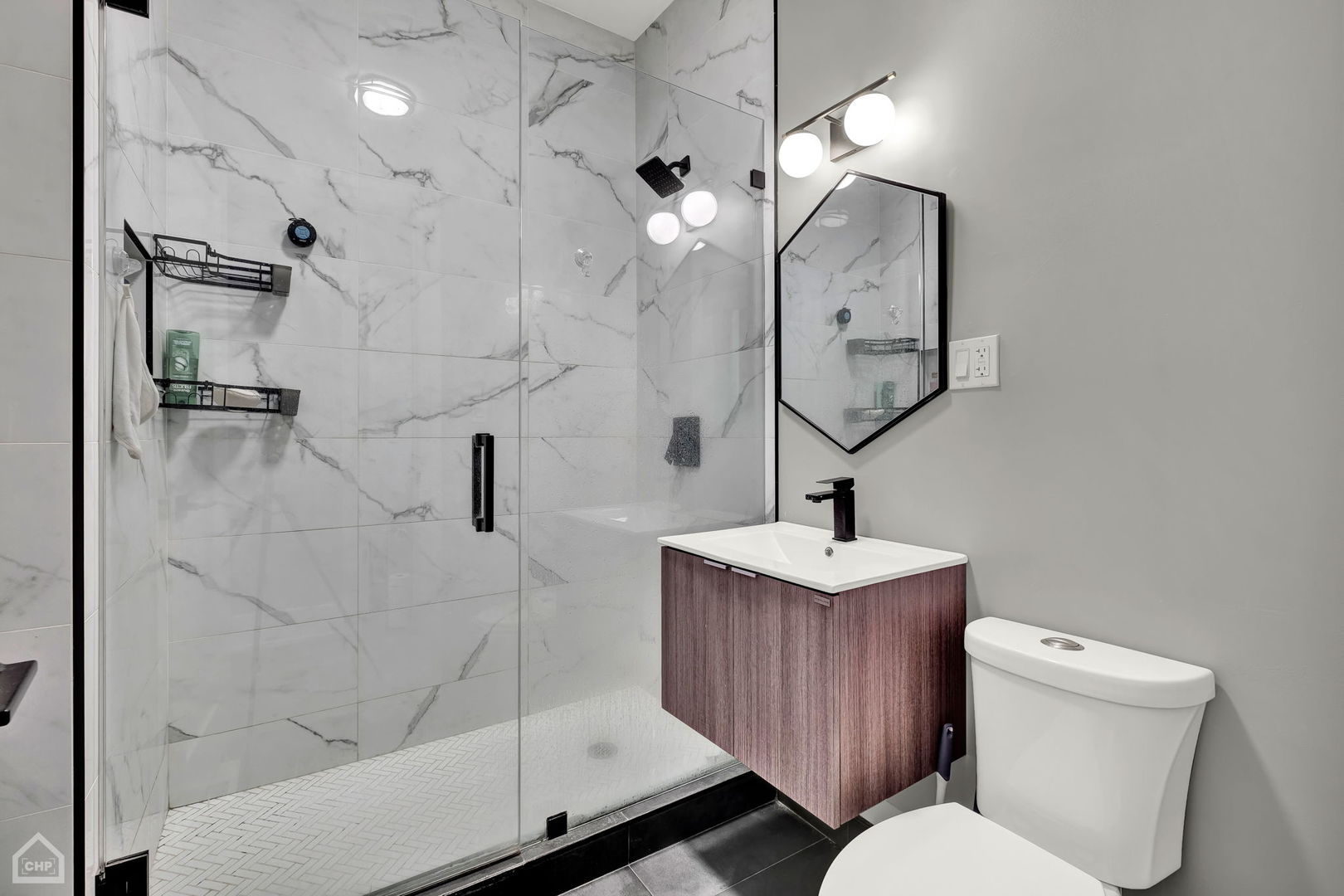 846 N Hoyne Avenue Unit: 2F