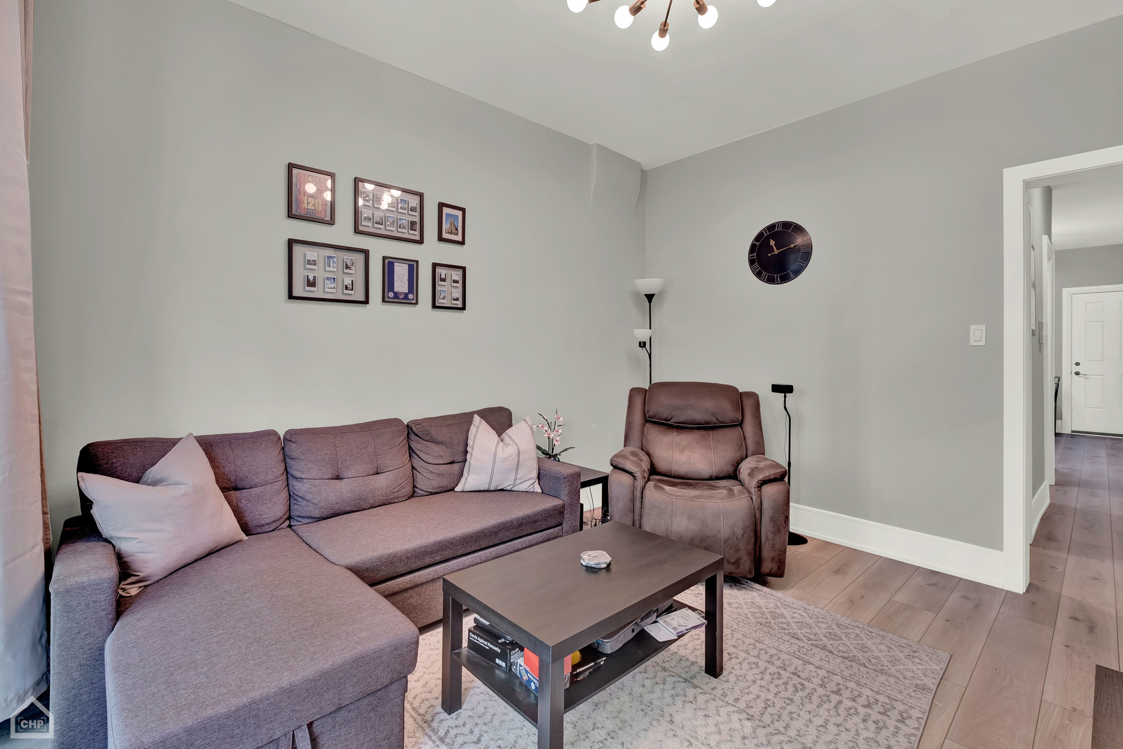 846 N Hoyne Avenue Unit: 2F