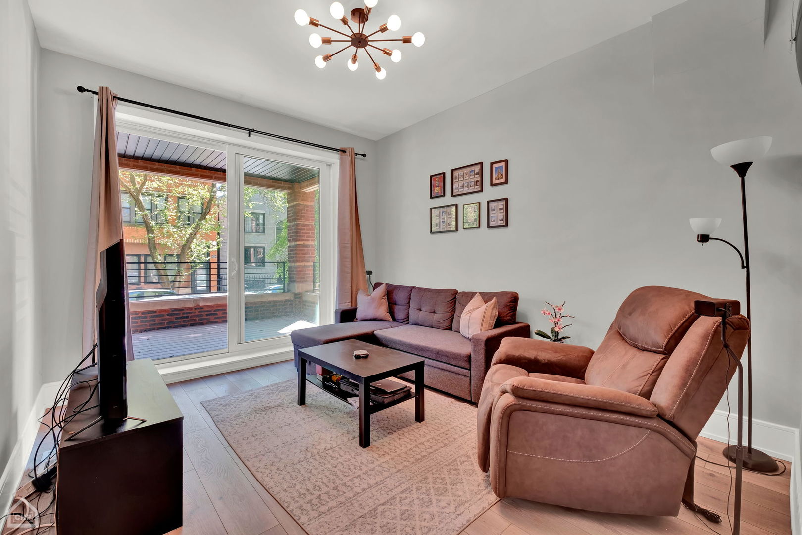 846 N Hoyne Avenue Unit: 2F