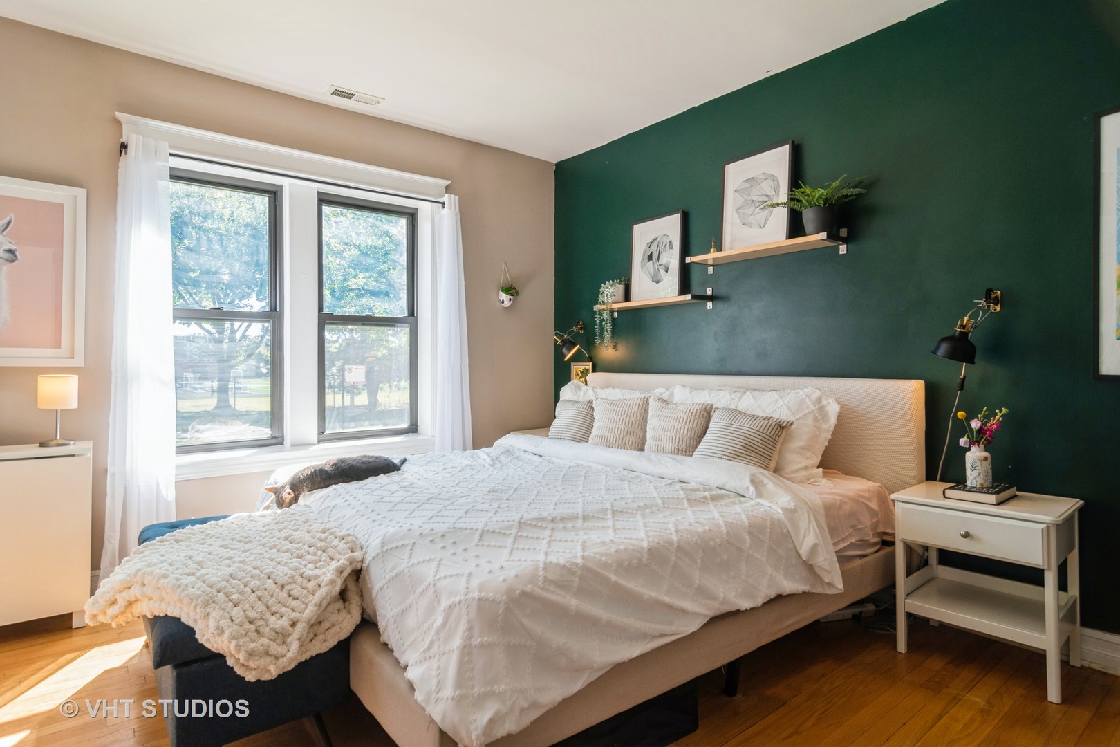 2201 W Winona Street Unit: 1