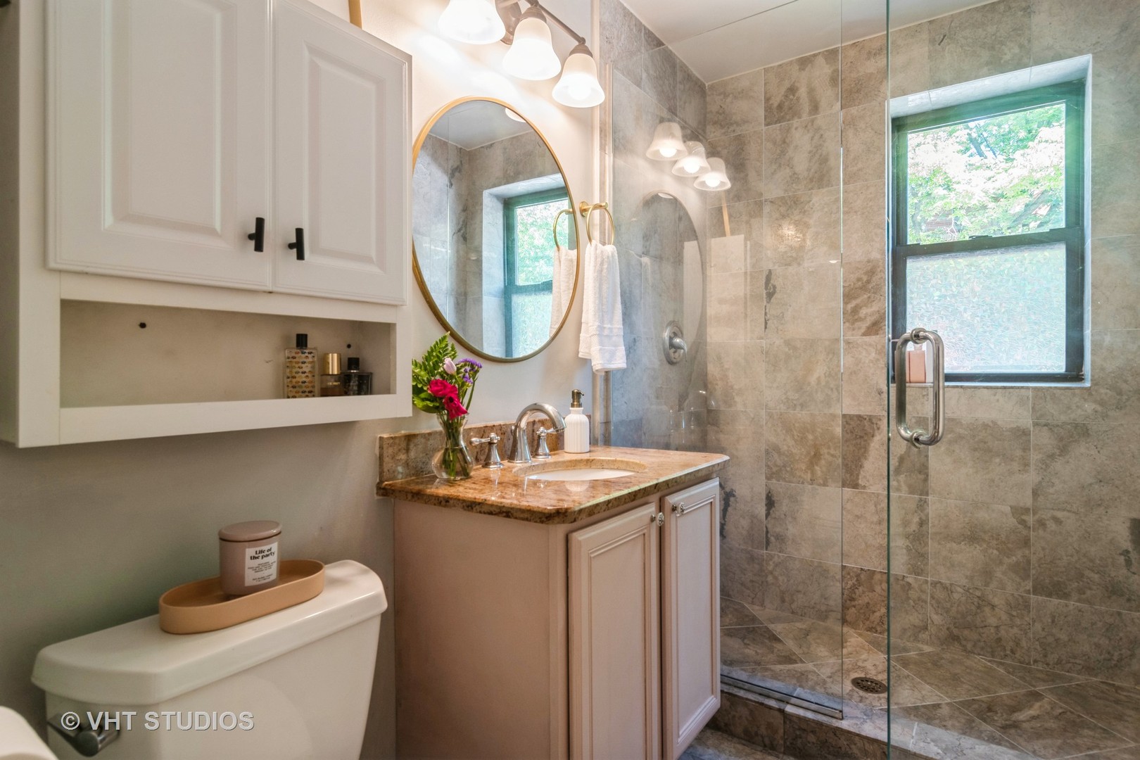 2201 W Winona Street Unit: 1