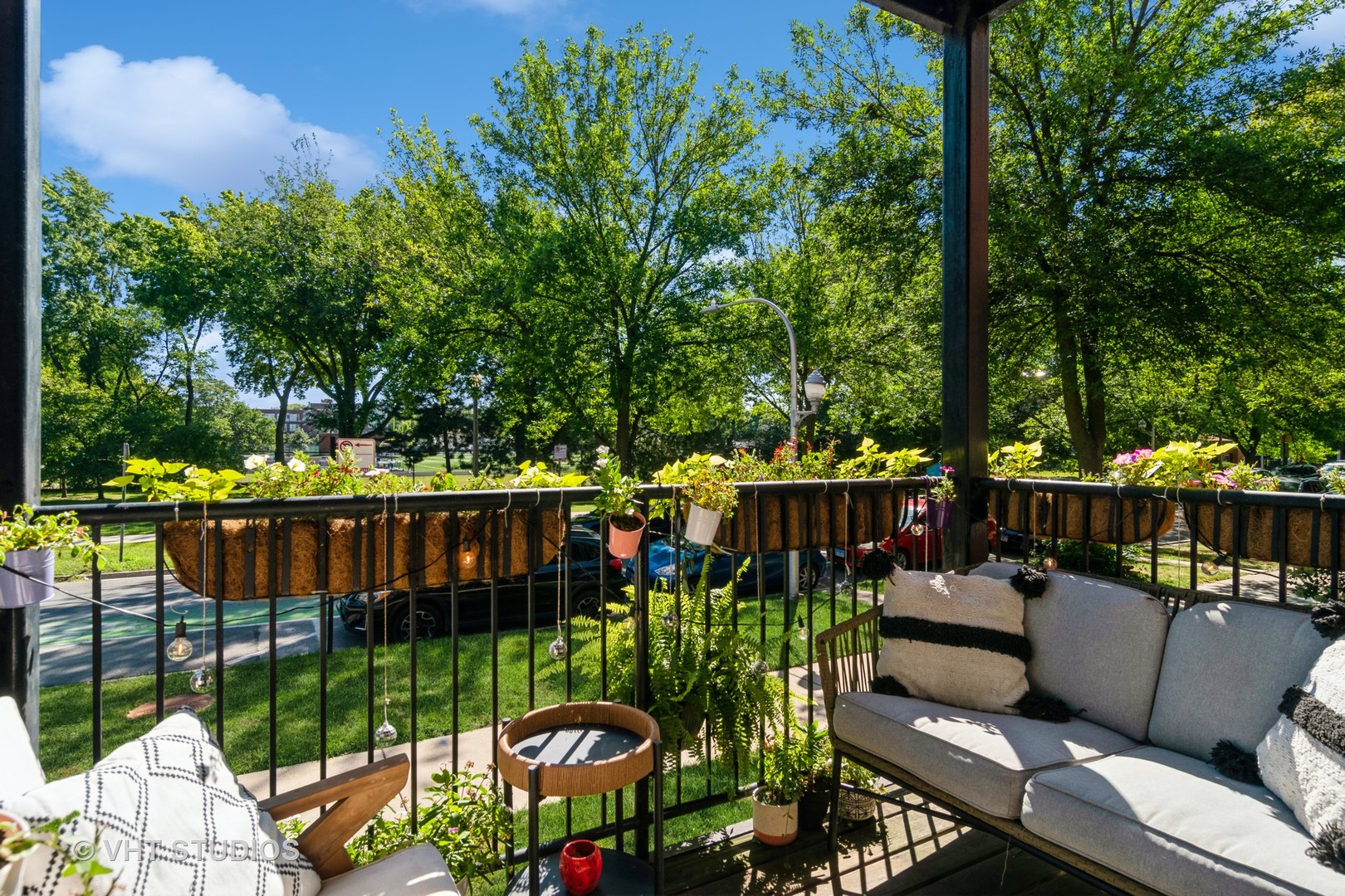 2201 W Winona Street Unit: 1