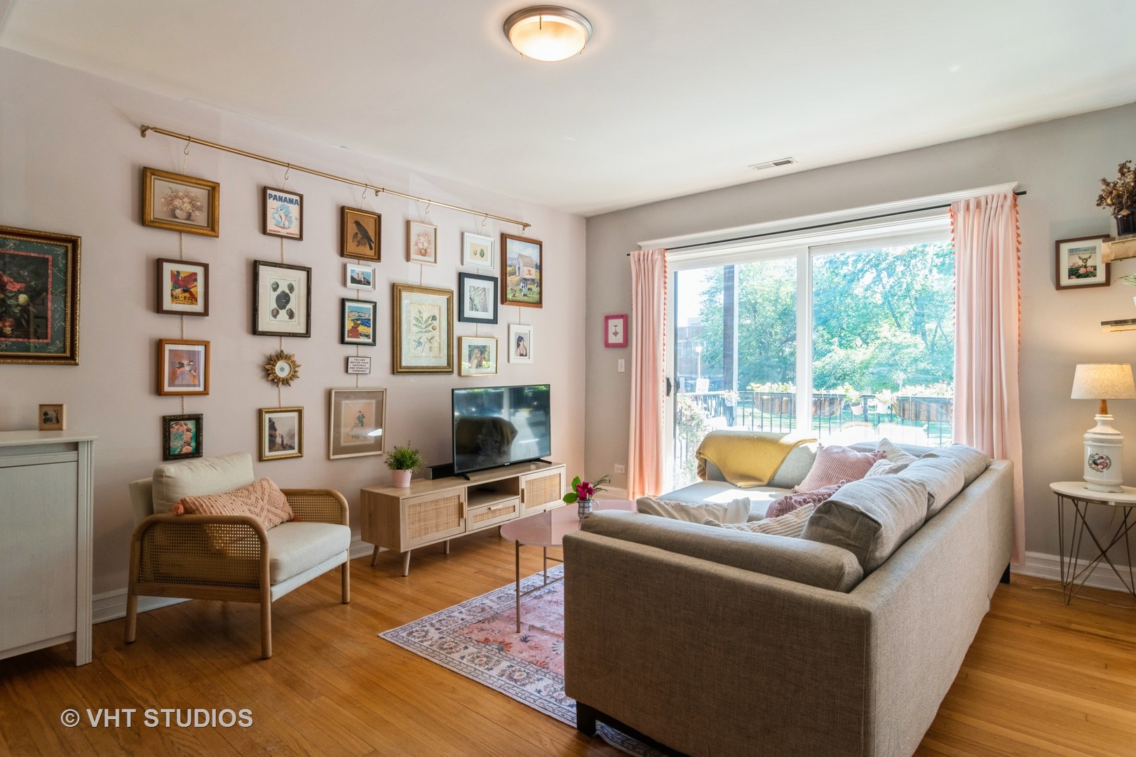 2201 W Winona Street Unit: 1