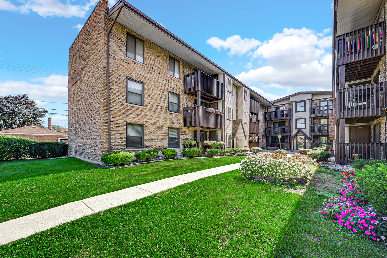 4553 W 56th Street Unit: 112B