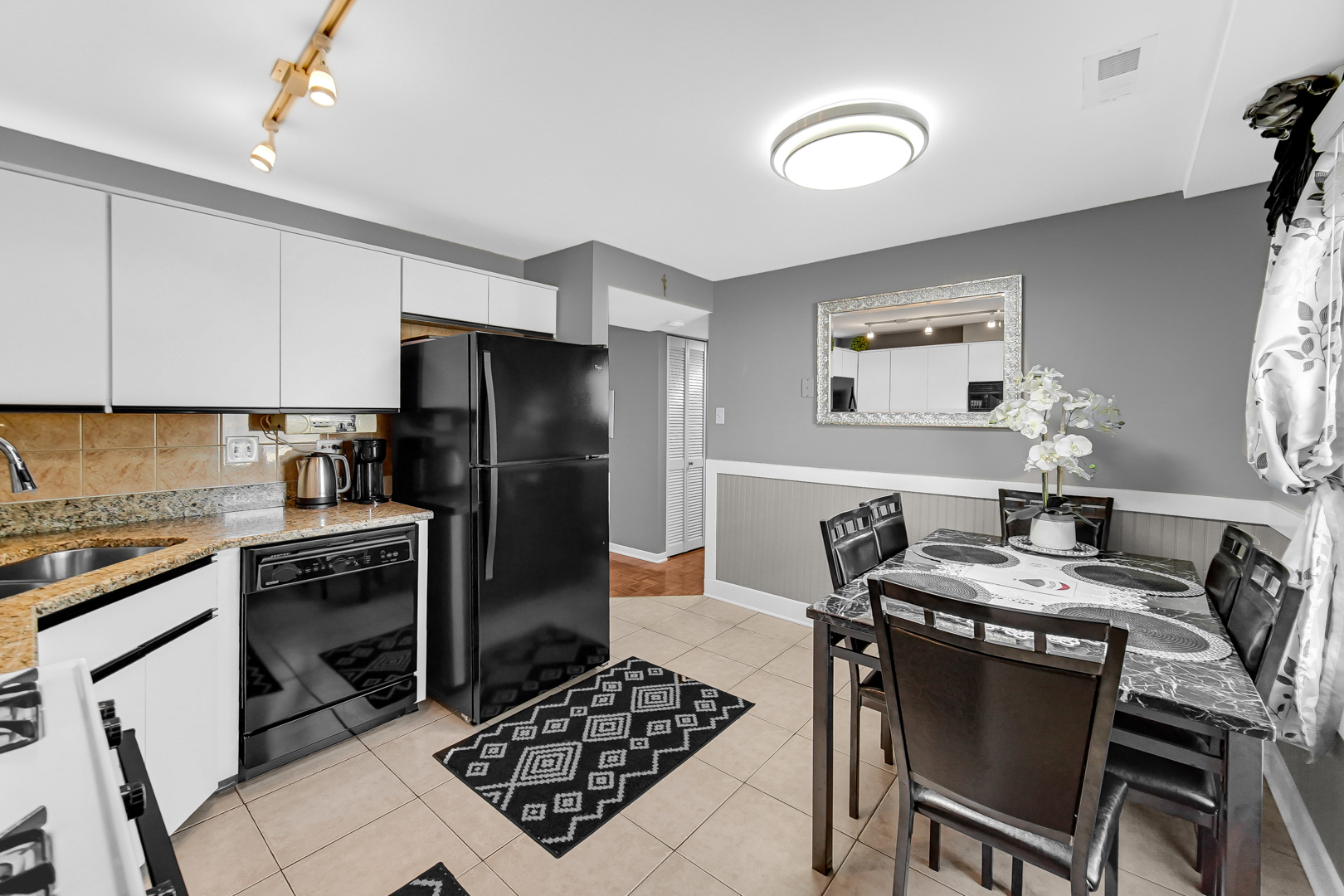 4553 W 56th Street Unit: 112B