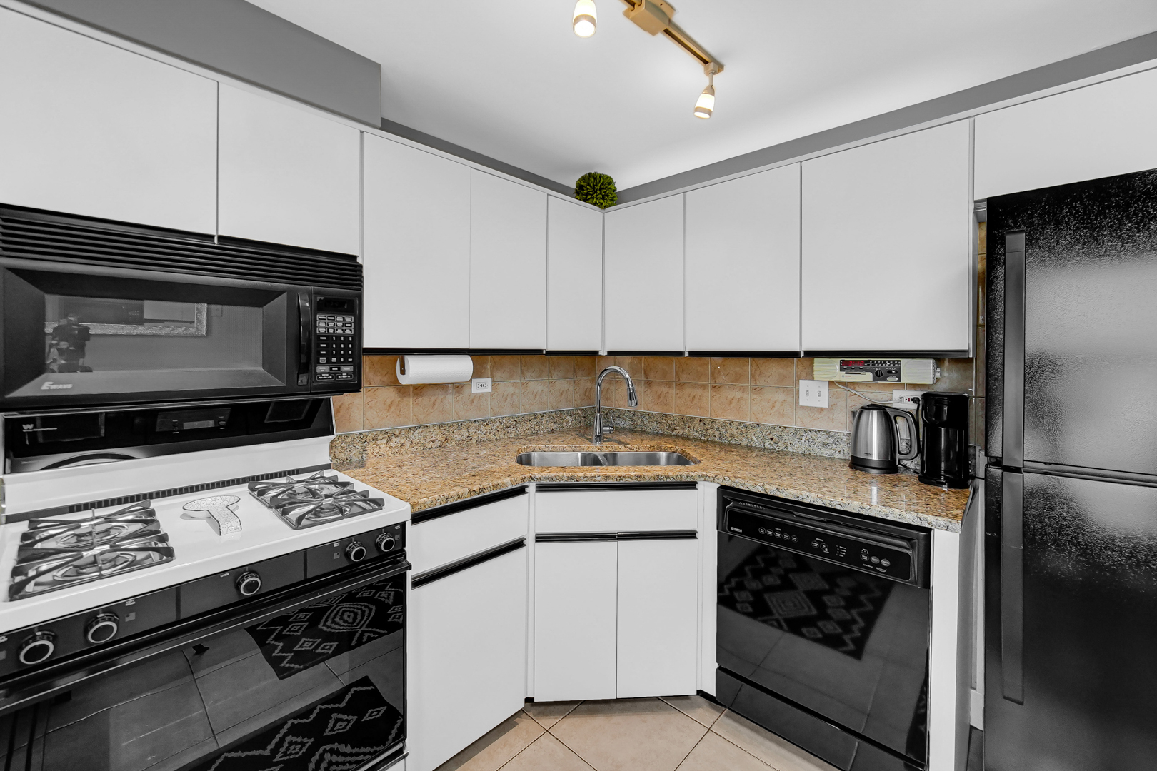 4553 W 56th Street Unit: 112B