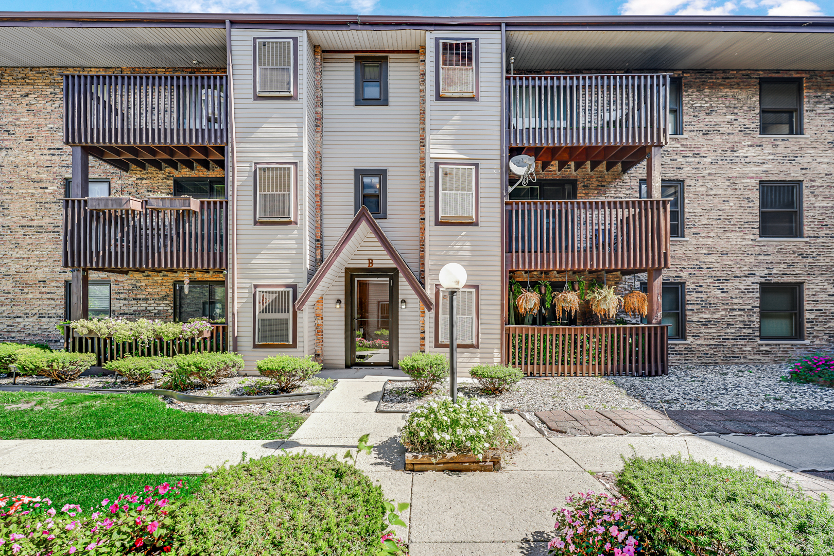 4553 W 56th Street Unit: 112B