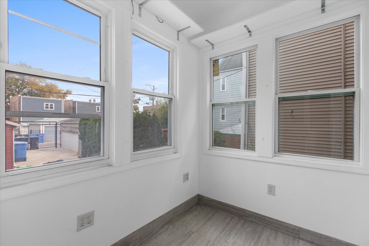 3223 N Lawndale Avenue Unit: 1