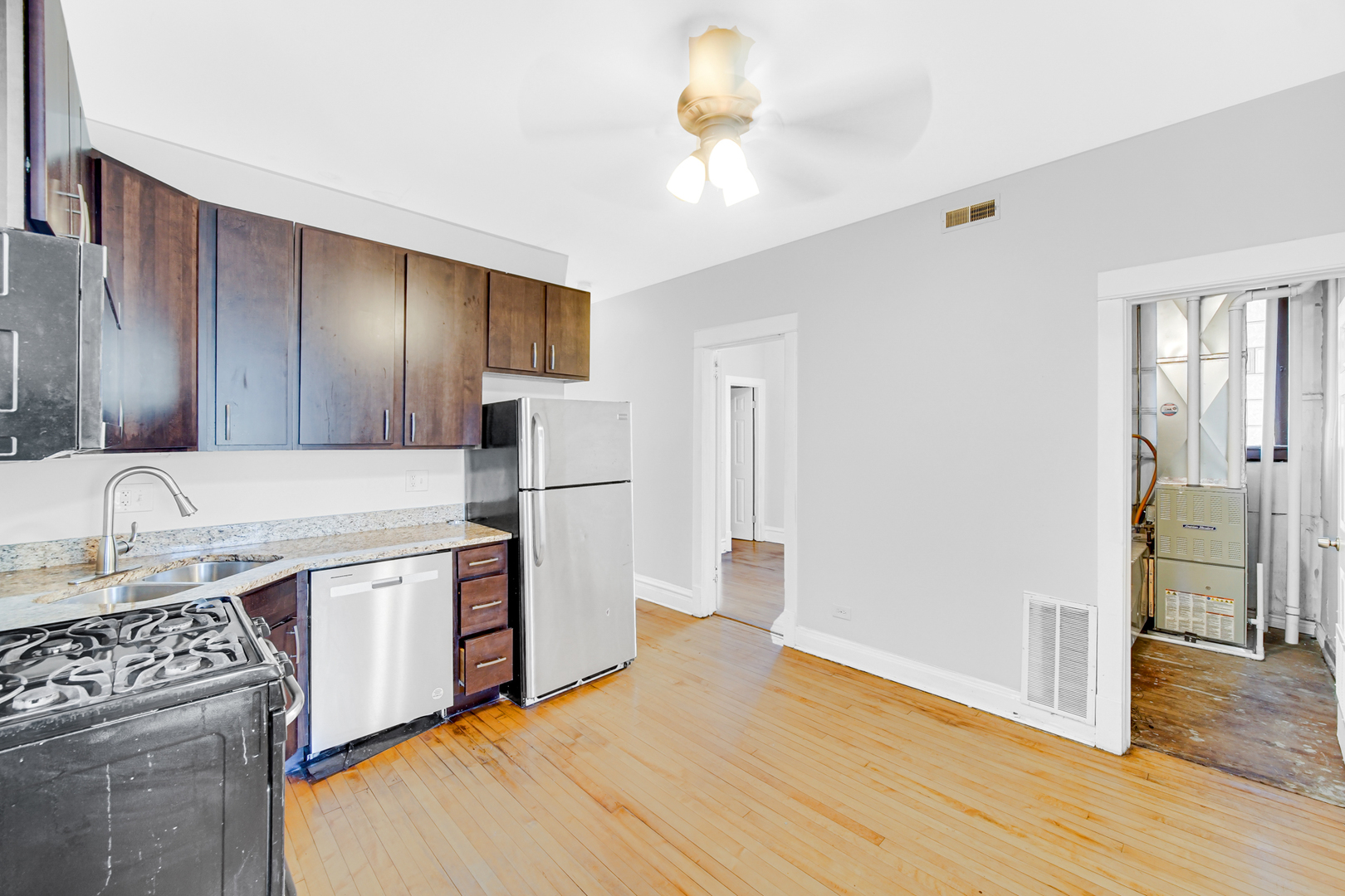1647 N Karlov Avenue Unit: 2