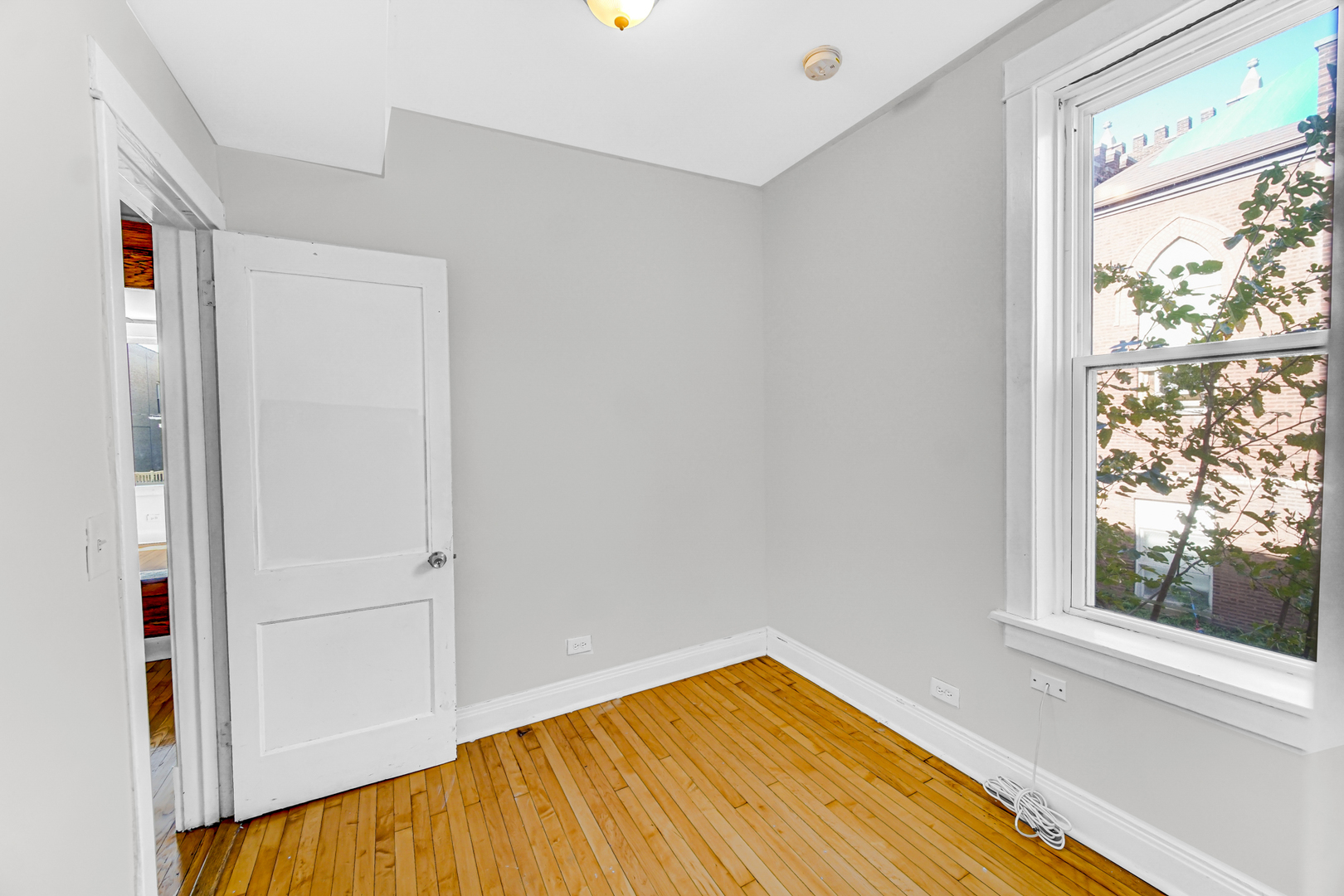 1647 N Karlov Avenue Unit: 2