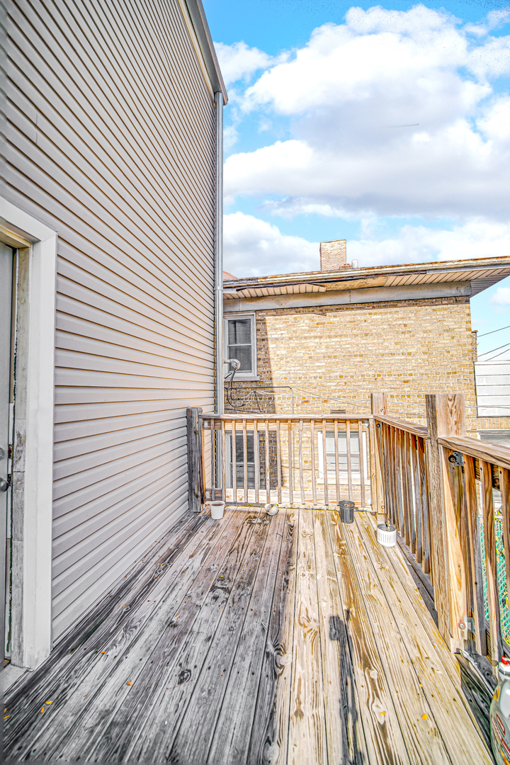 1647 N Karlov Avenue Unit: 2