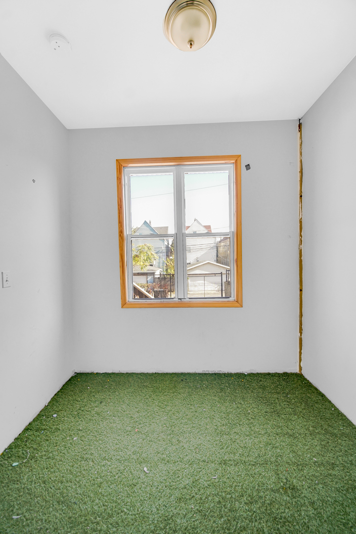 1647 N Karlov Avenue Unit: 2
