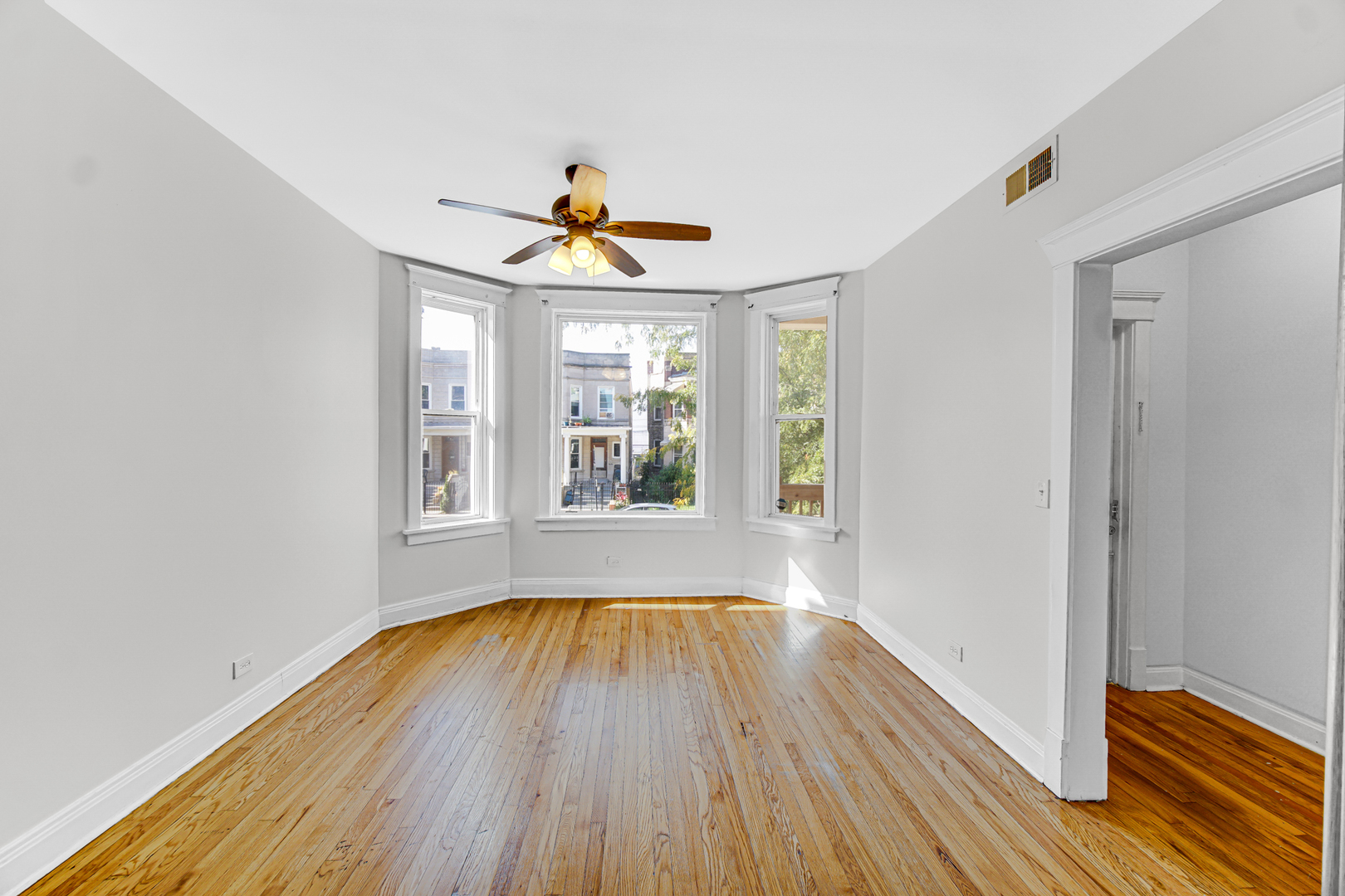 1647 N Karlov Avenue Unit: 2